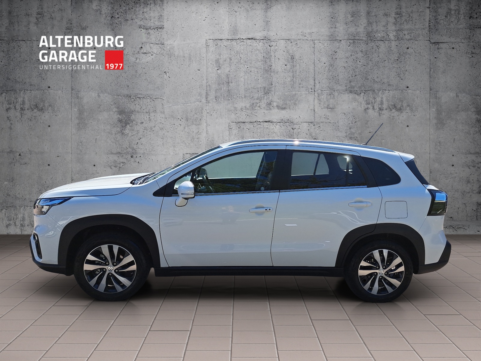 SUZUKI S-Cross 1.4 T Compact Top Hybrid-showroom-element-1