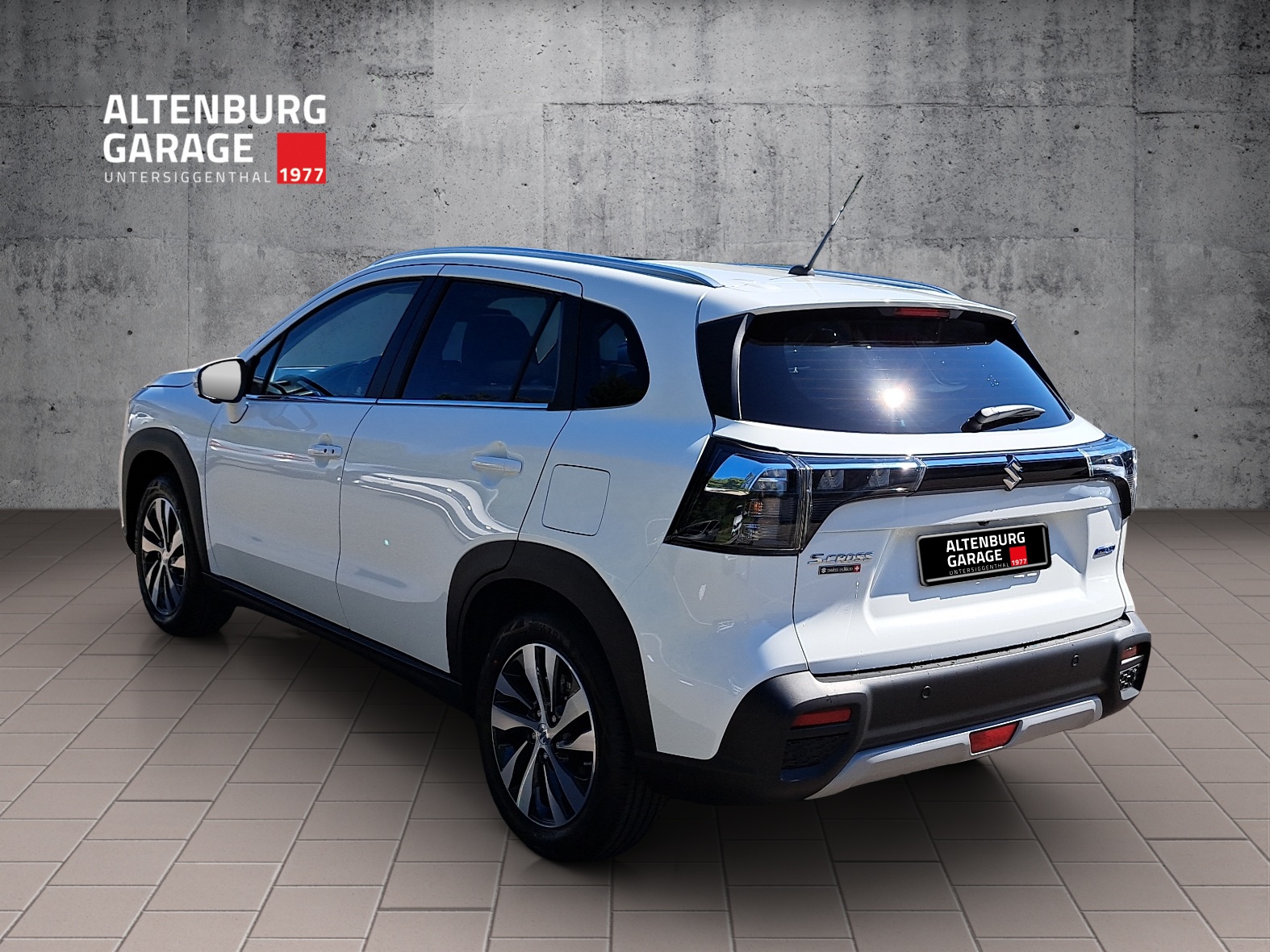 SUZUKI S-Cross 1.4 T Compact Top Hybrid-showroom-element-2