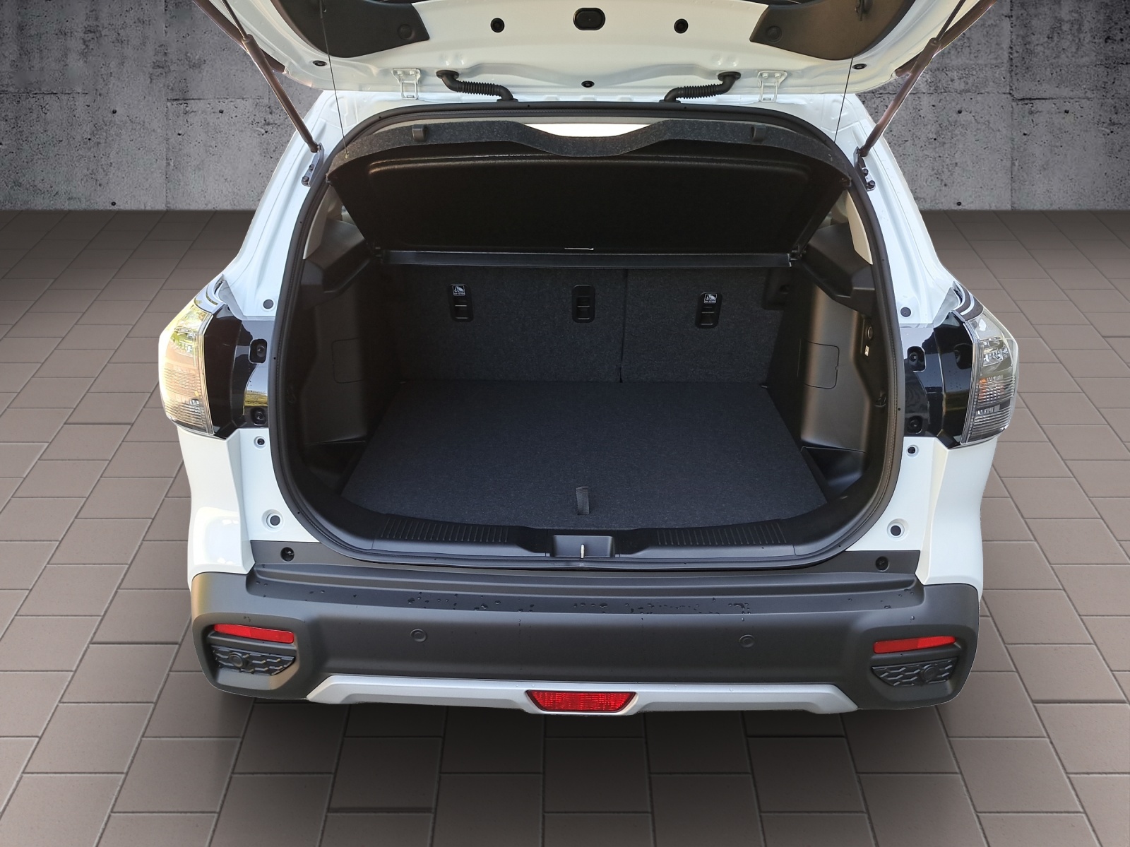 SUZUKI S-Cross 1.4 T Compact Top Hybrid-image-14
