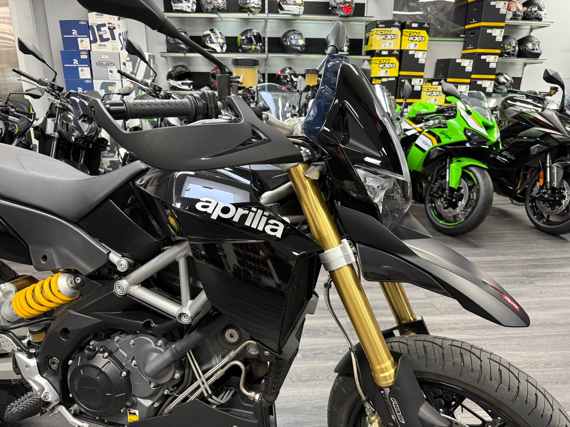 APRILIA Dorsoduro 1200 ABS/TC-showroom-element-2