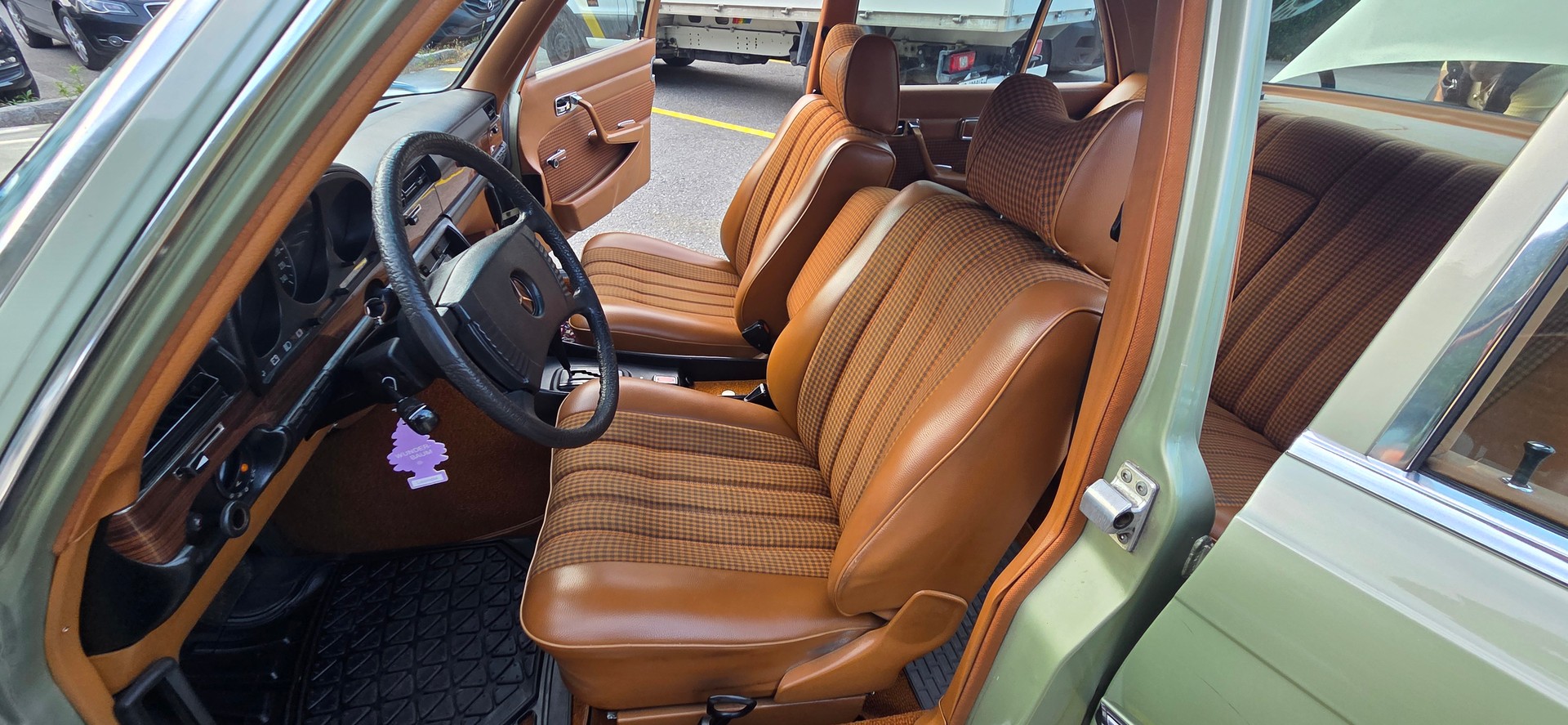 MERCEDES-BENZ 280 SE-image-10