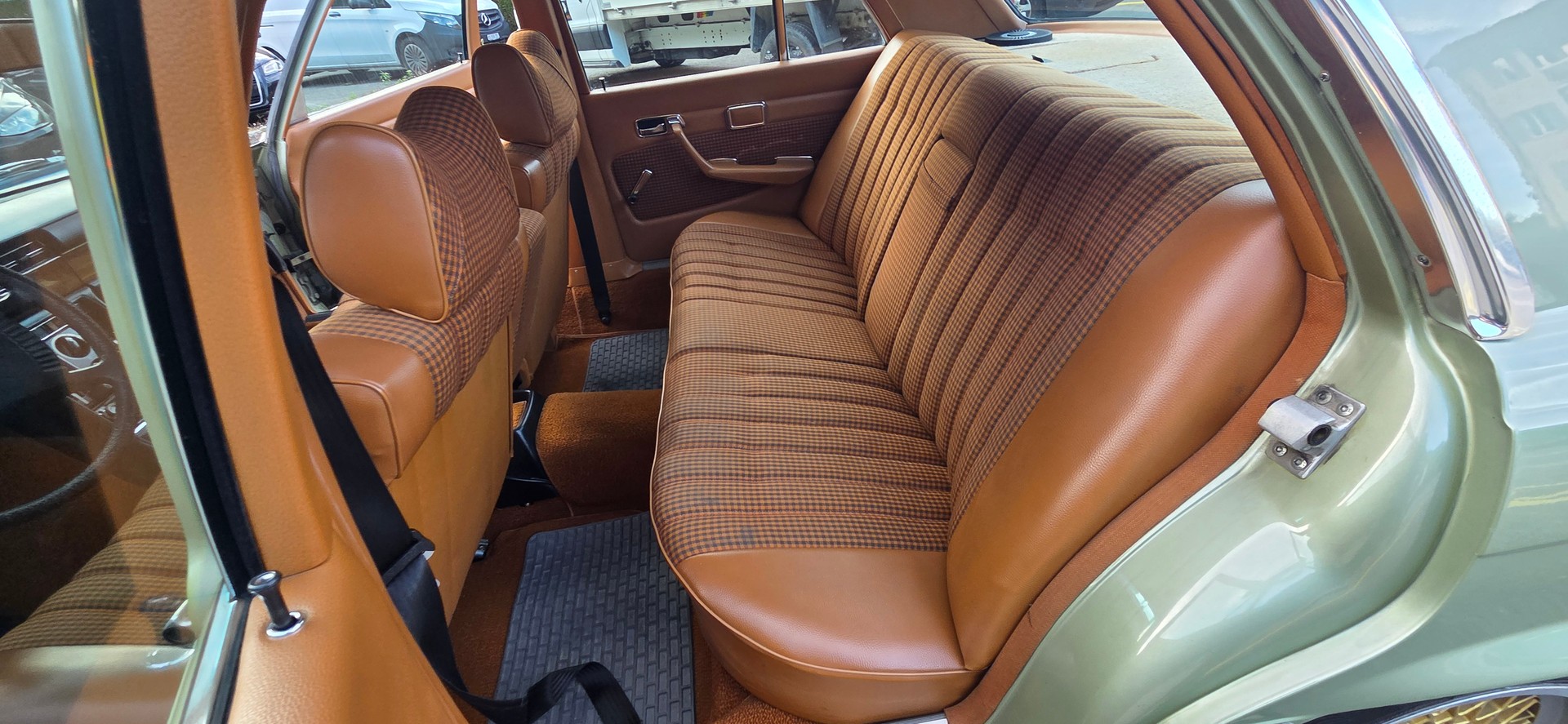 MERCEDES-BENZ 280 SE-image-14