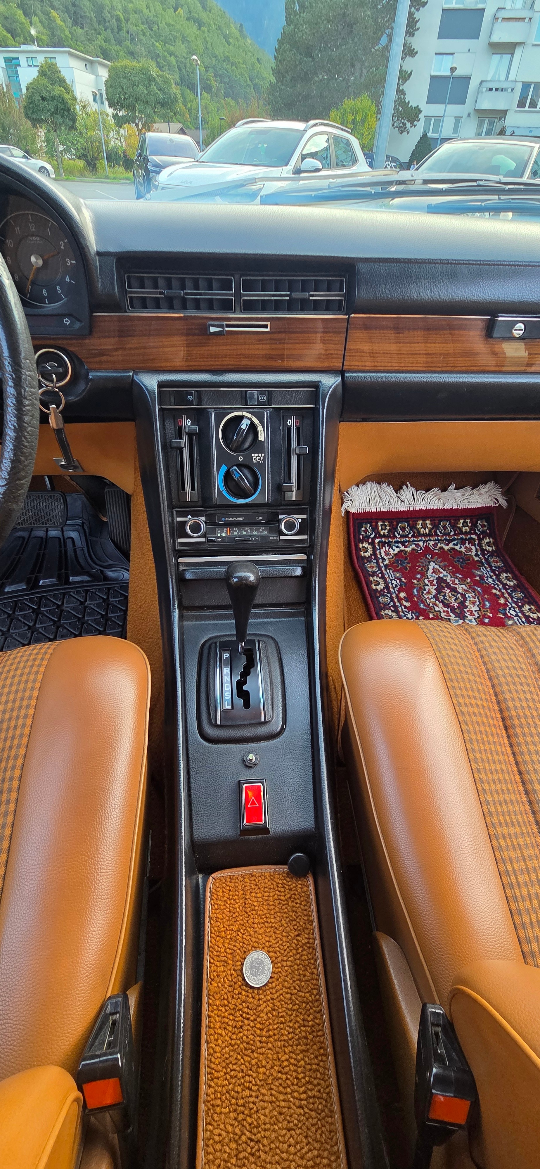 MERCEDES-BENZ 280 SE-image-11
