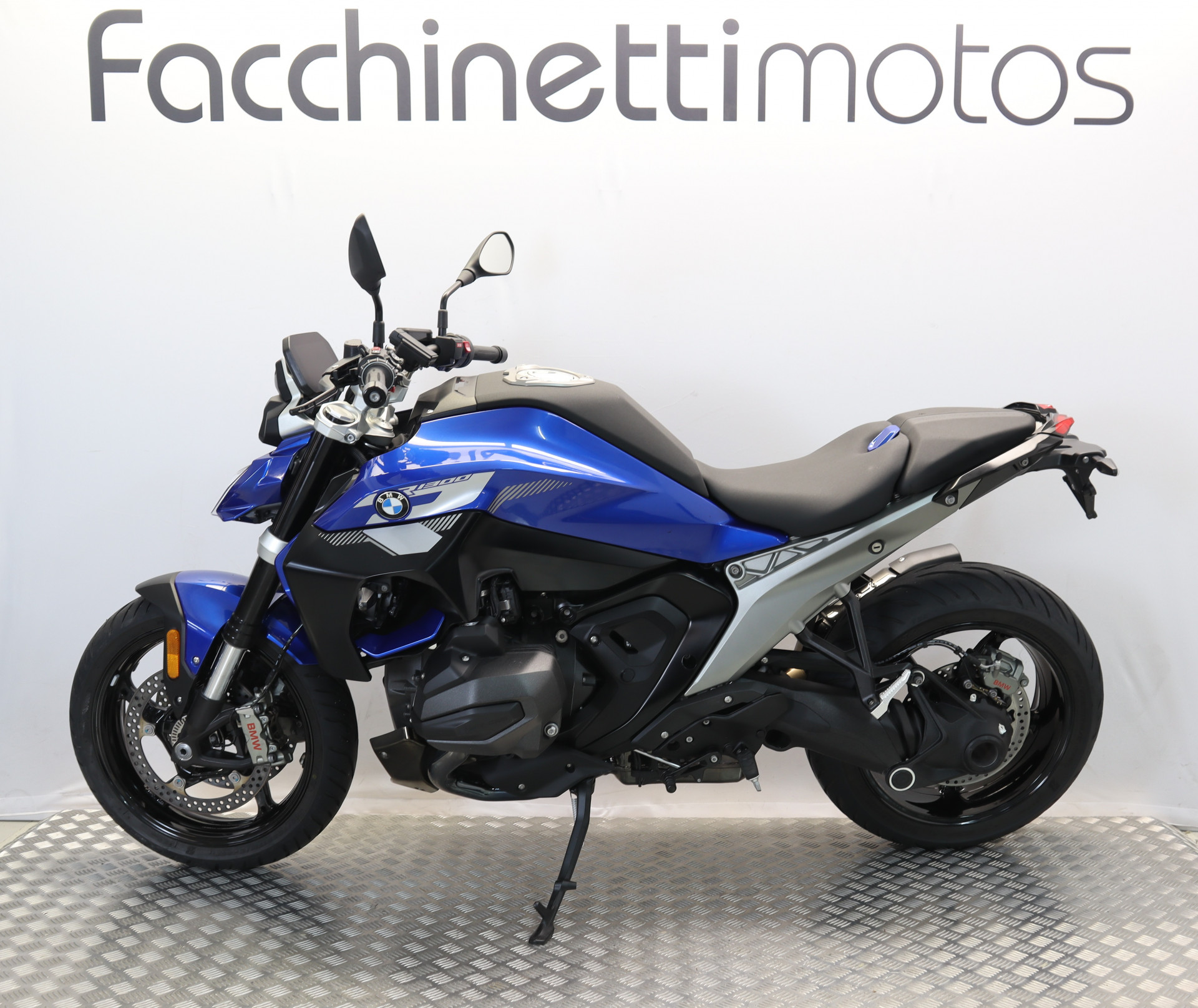 BMW R 1300 R-image-1