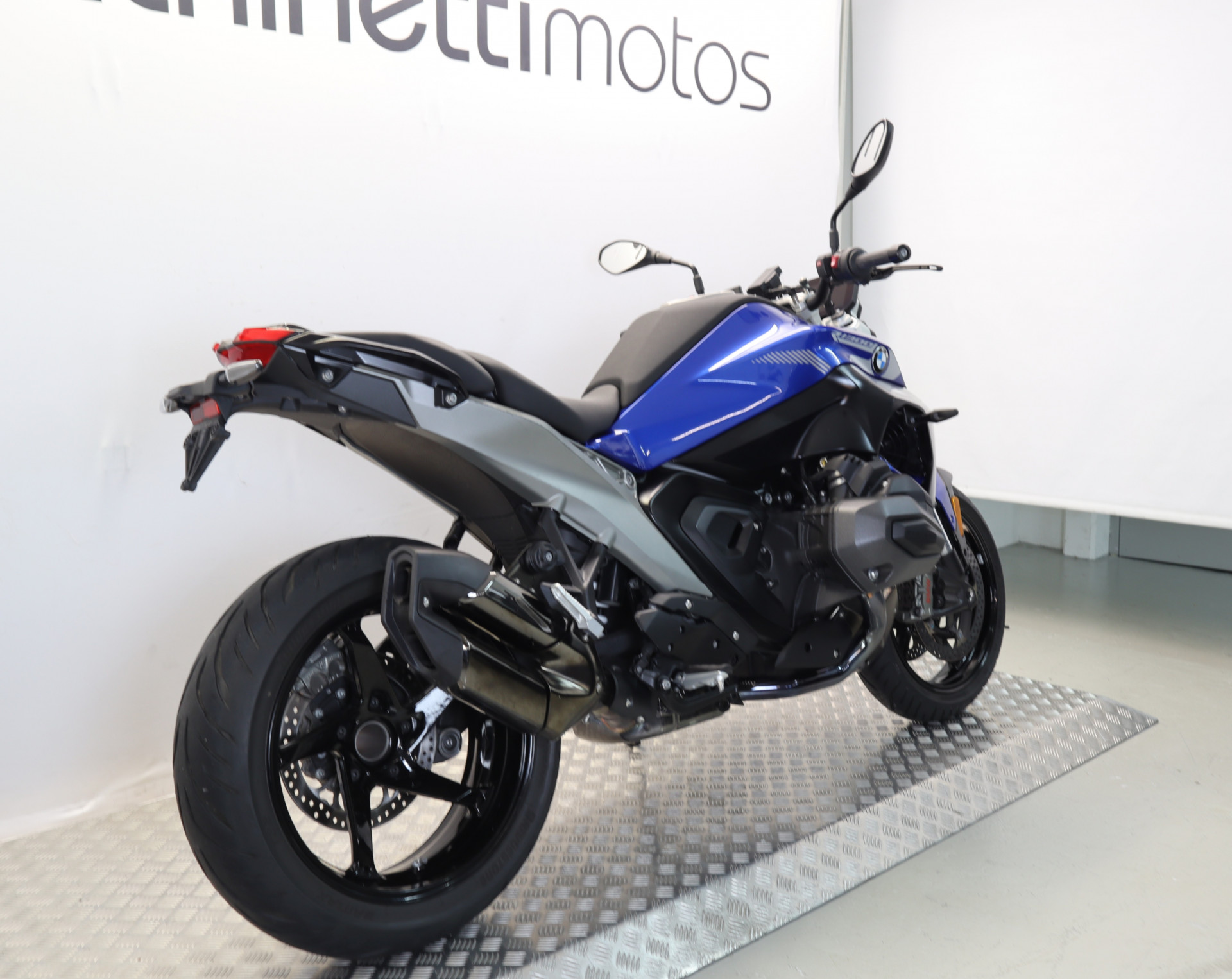 BMW R 1300 R-image-2