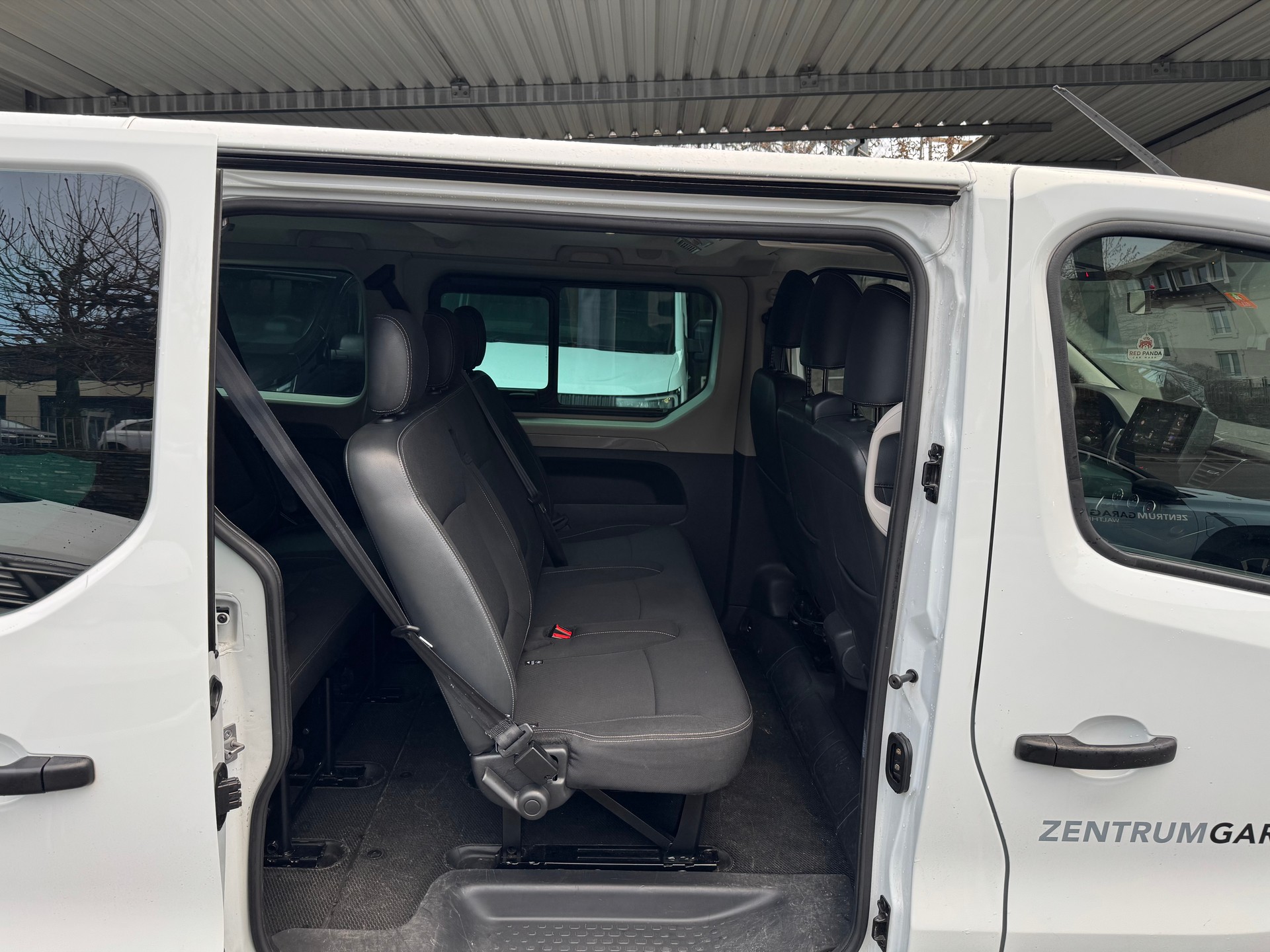 RENAULT Trafic Blue dCi 170 Grand Passenger Techno EDC-image-8