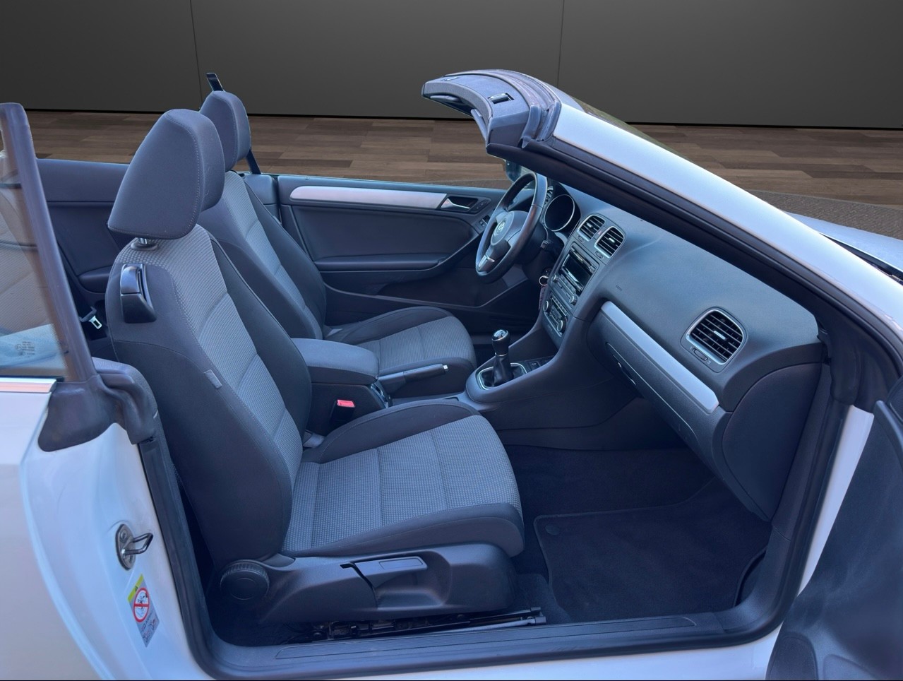 VW Golf Cabrio 1.4 TSI Cabriolett-image-10