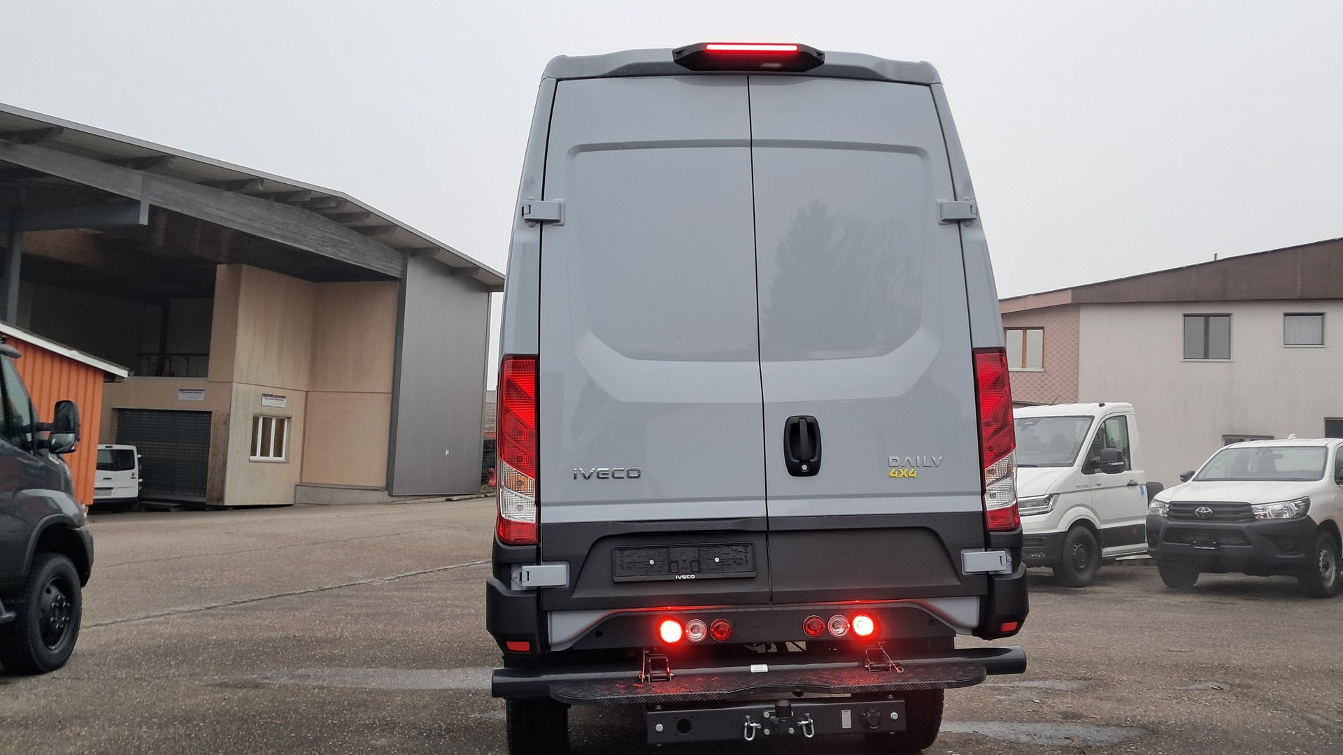 IVECO Daily 4x4 Kastenwagen 7t 70S18 HW-showroom-element-3