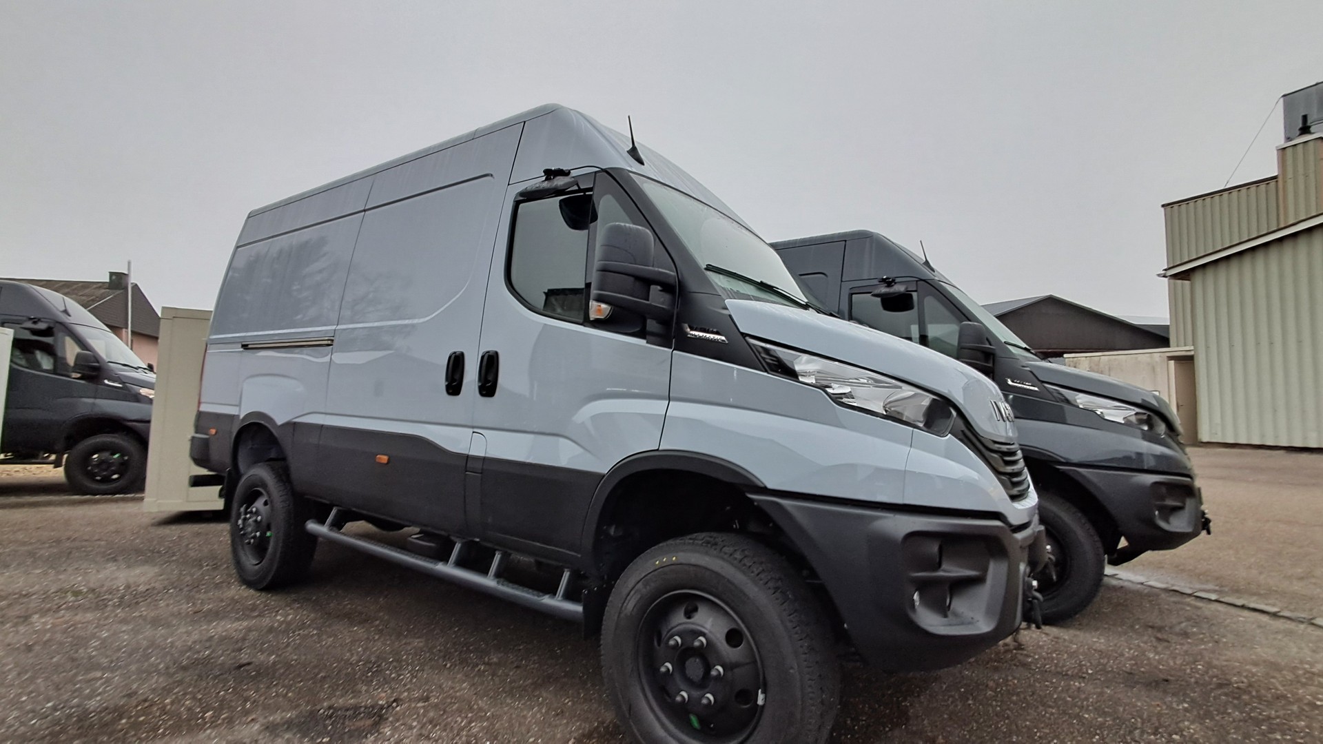 IVECO Daily 4x4 Kastenwagen 7t 70S18 HW-showroom-element-1