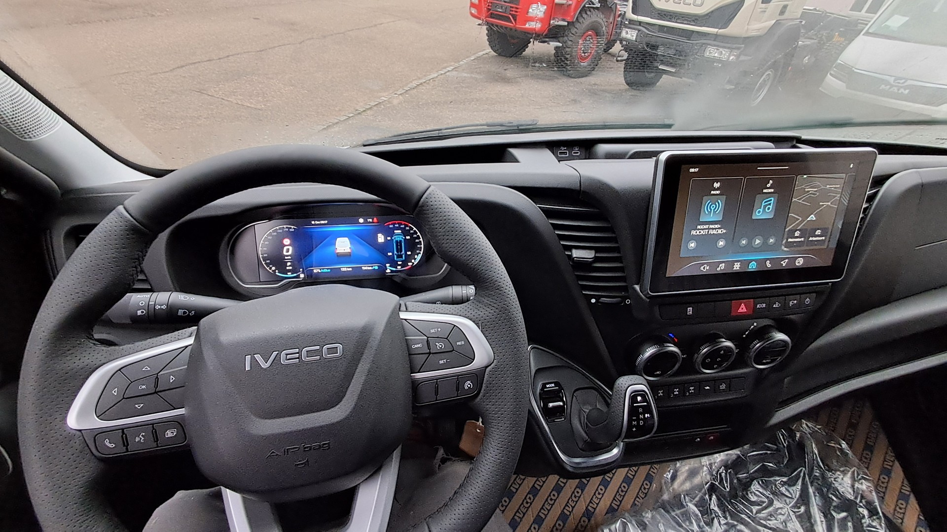IVECO Daily 4x4 Kastenwagen 7t 70S18 HW-image-9