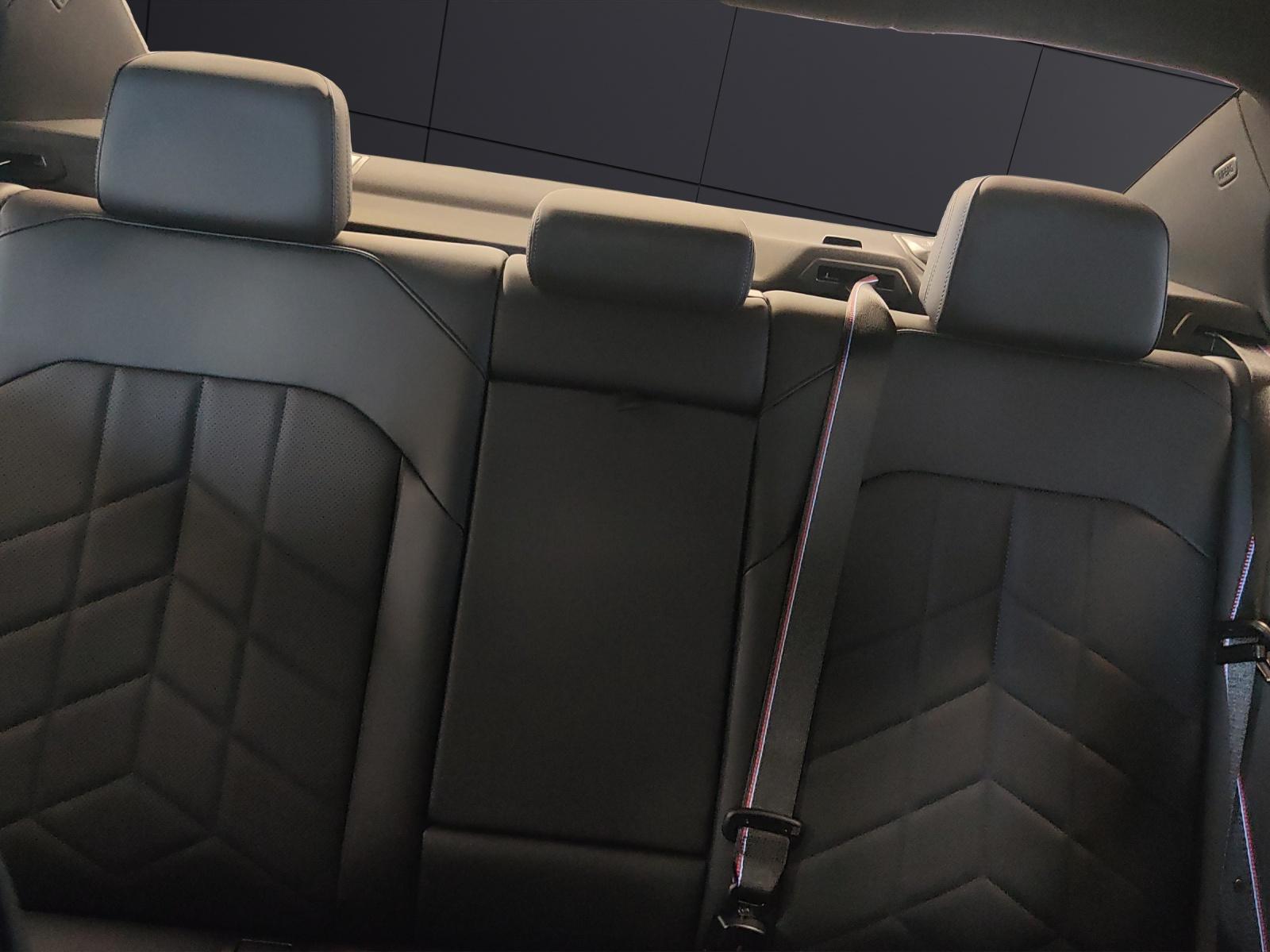 BMW i5 M60 xDrive-image-12