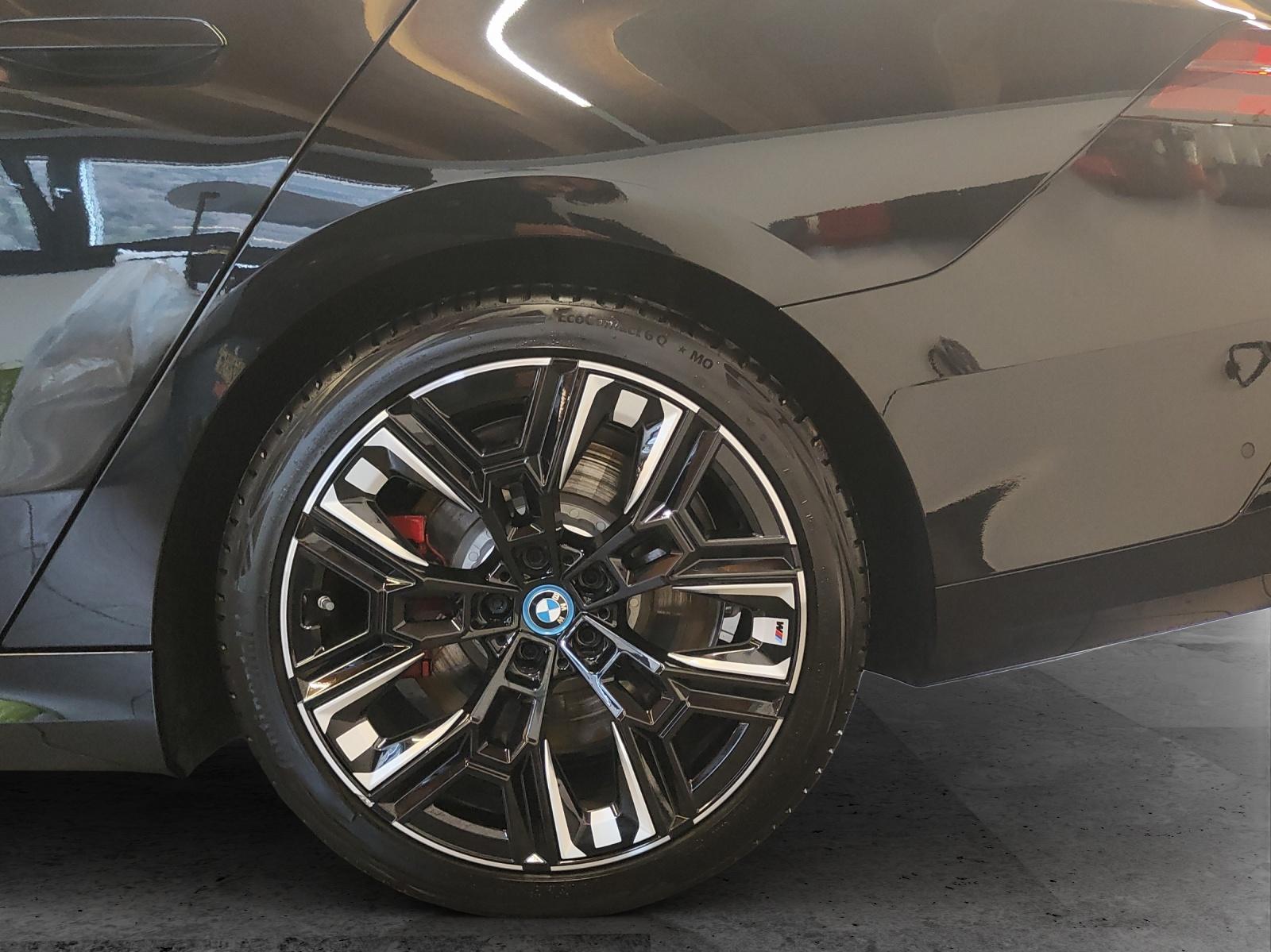 BMW i5 M60 xDrive-image-9