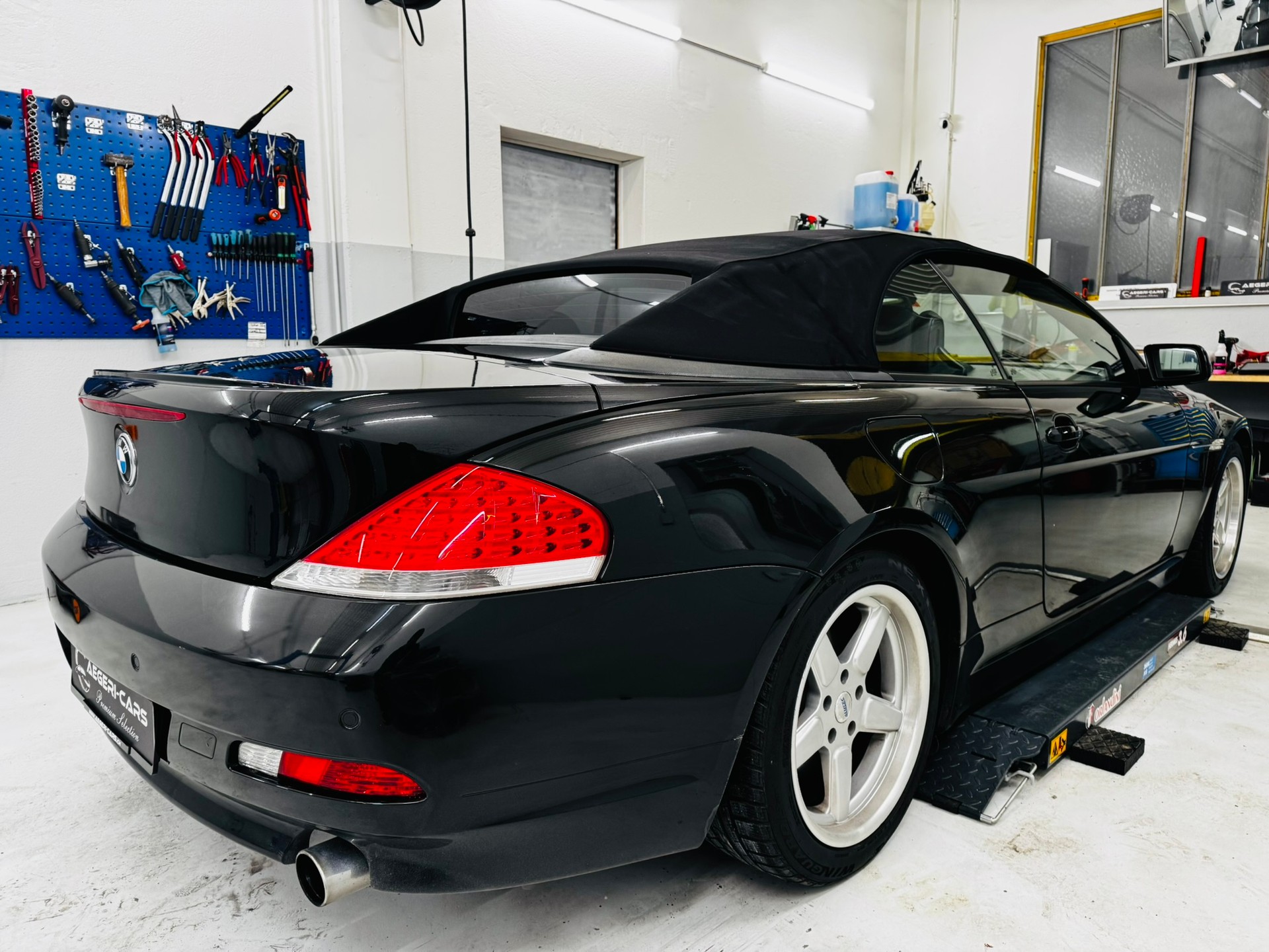 BMW 645i-image-7