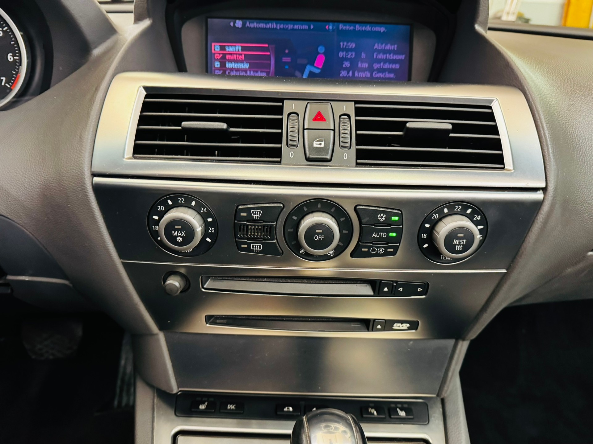 BMW 645i-image-15