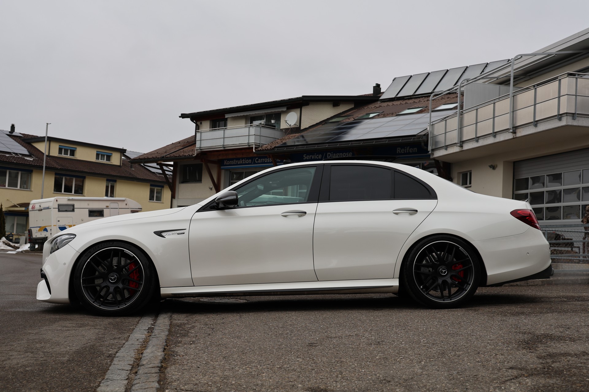 MERCEDES-BENZ E 63 AMG S 4Matic Speedshift MCT *CH-Fahrzeug*Facelift*Carbon Exterieur*-image-4
