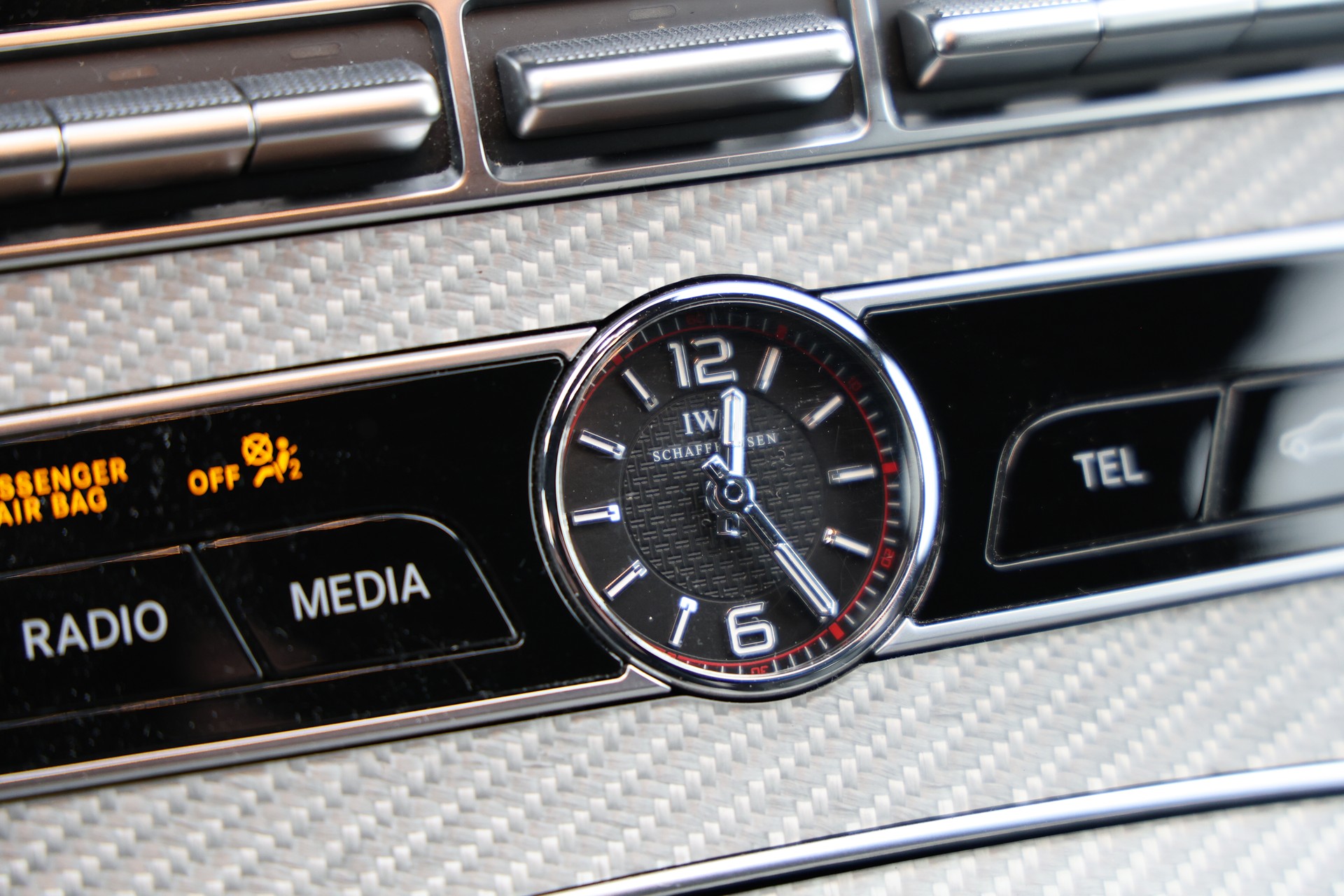 MERCEDES-BENZ E 63 AMG S 4Matic Speedshift MCT *CH-Fahrzeug*Facelift*Carbon Exterieur*-image-25