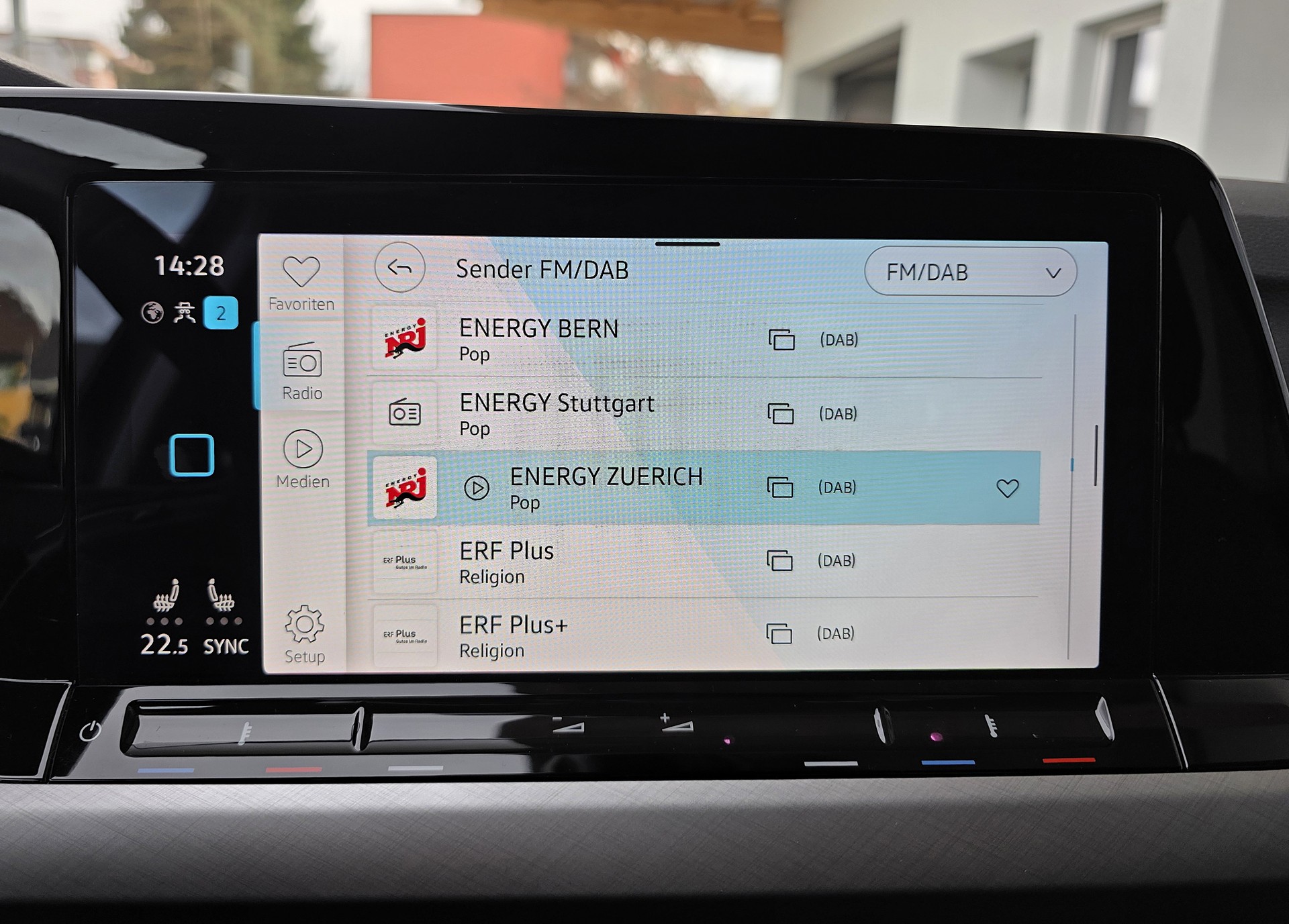 VW Golf 1.5 e TSI ACT Selection DSG-image-18
