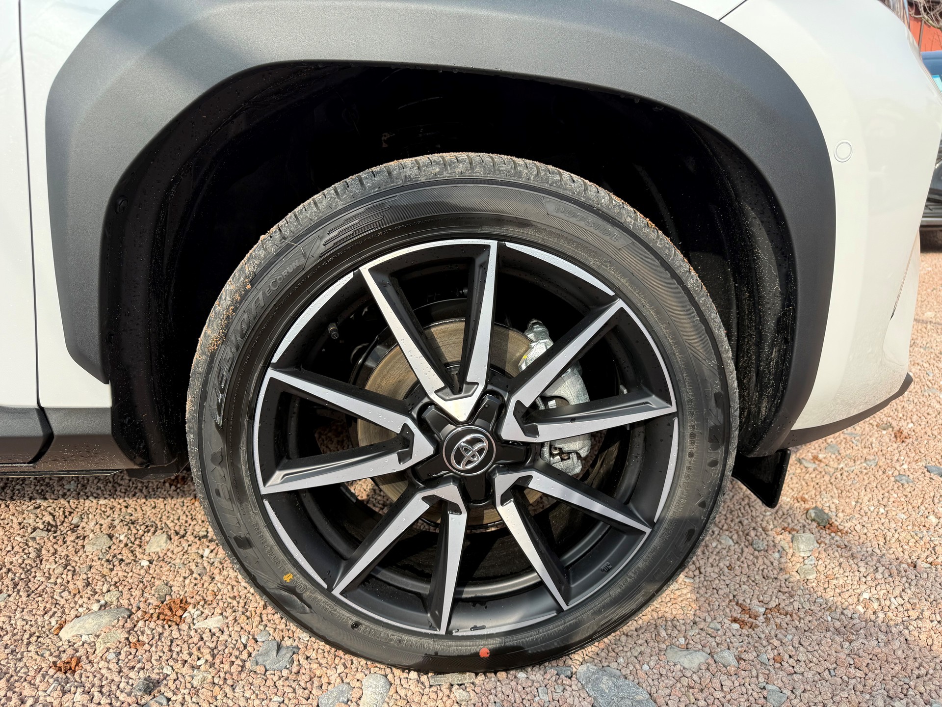 TOYOTA Yaris Cross 1.5 GR Sport e-CVT-image-14