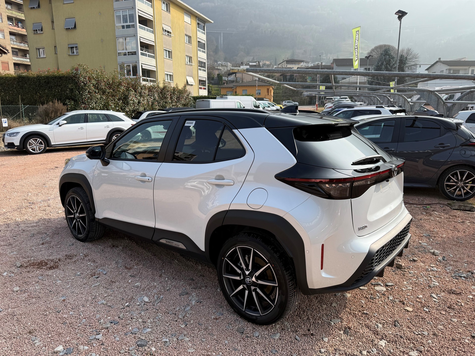 TOYOTA Yaris Cross 1.5 GR Sport e-CVT-image-3