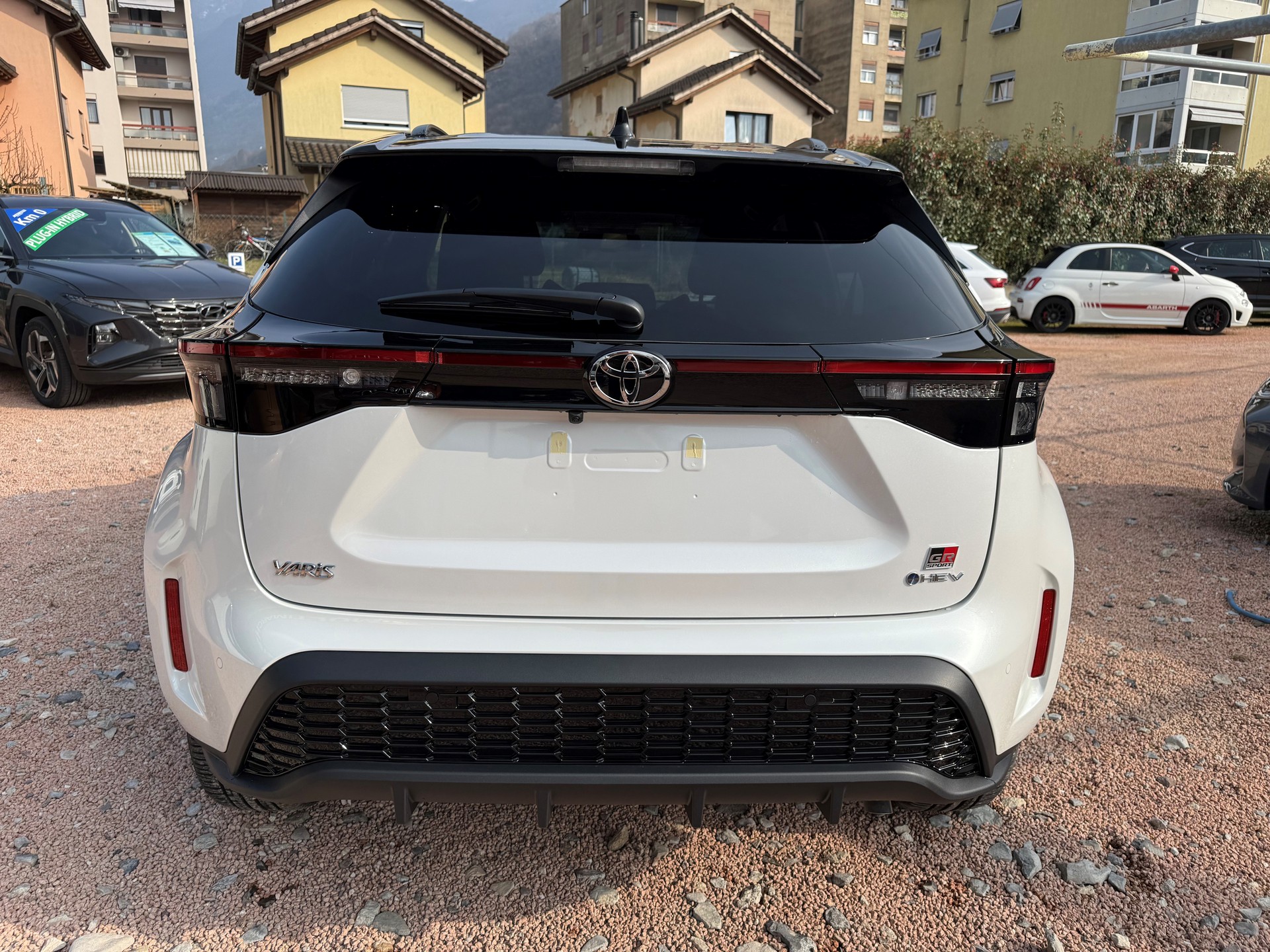 TOYOTA Yaris Cross 1.5 GR Sport e-CVT-image-2