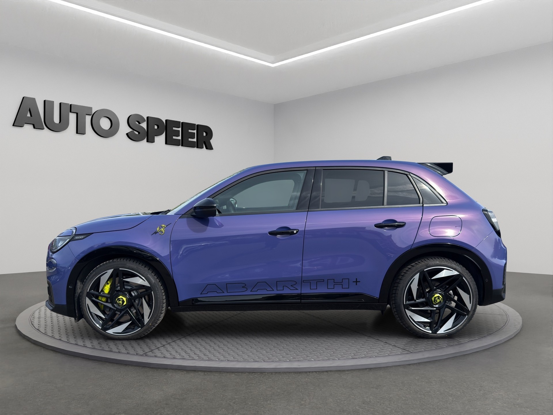 FIAT Abarth 600e Scorpionissima-showroom-element-1