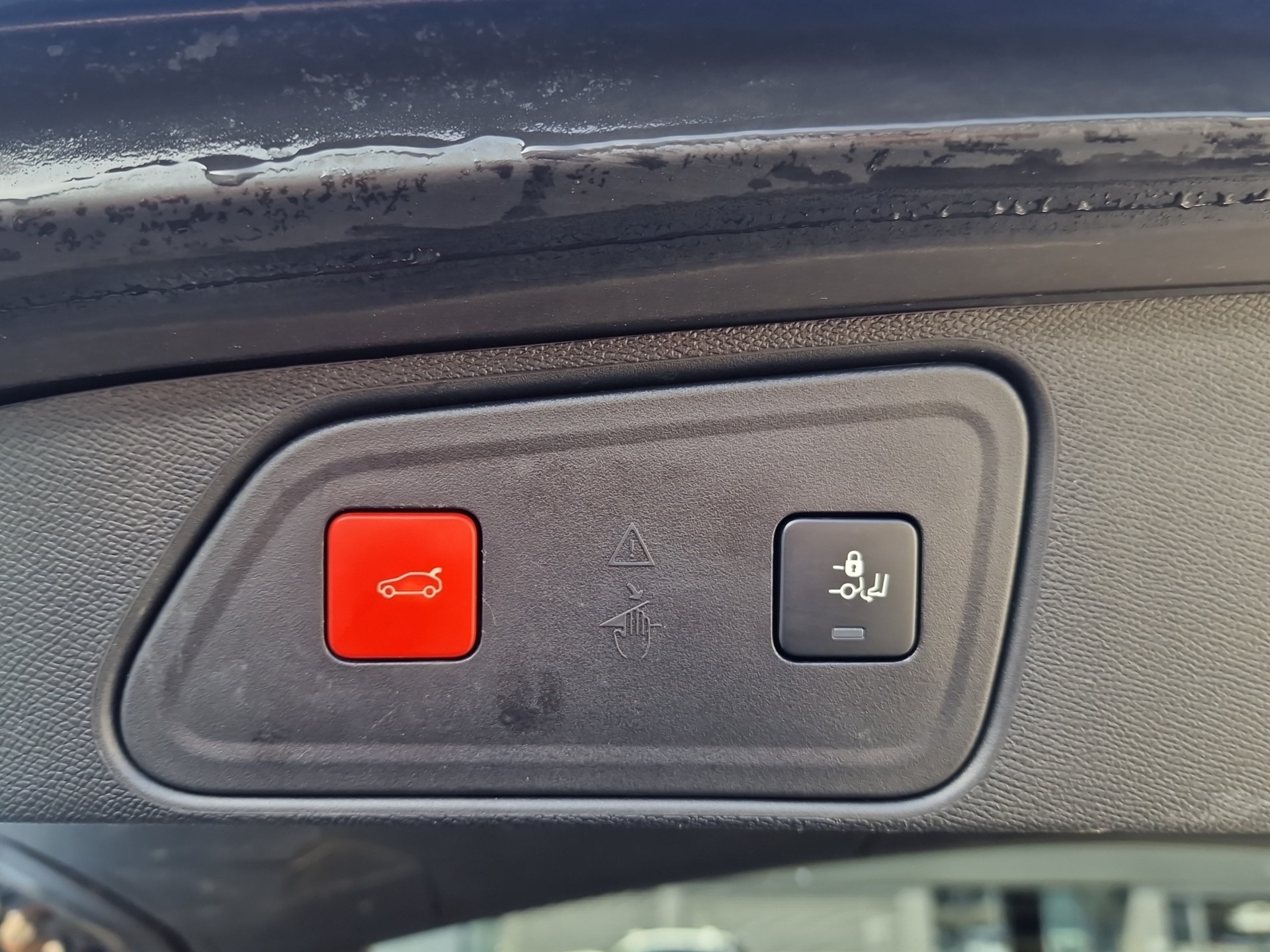 PEUGEOT 3008 1.6 Plug-in Hybrid4 GT-image-20