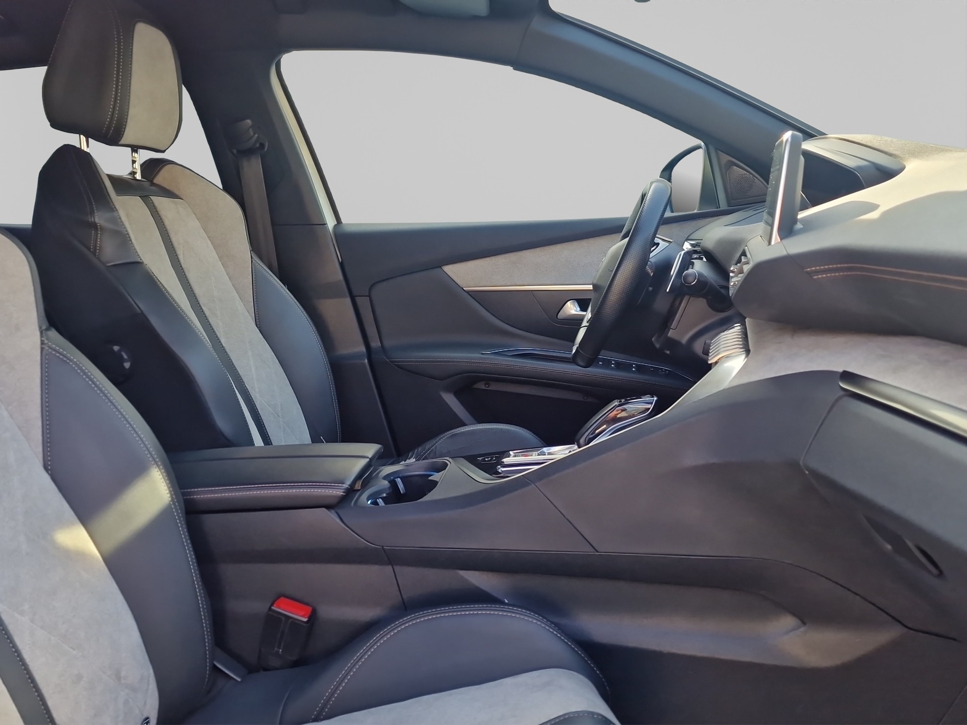 PEUGEOT 3008 1.6 Plug-in Hybrid4 GT-image-13