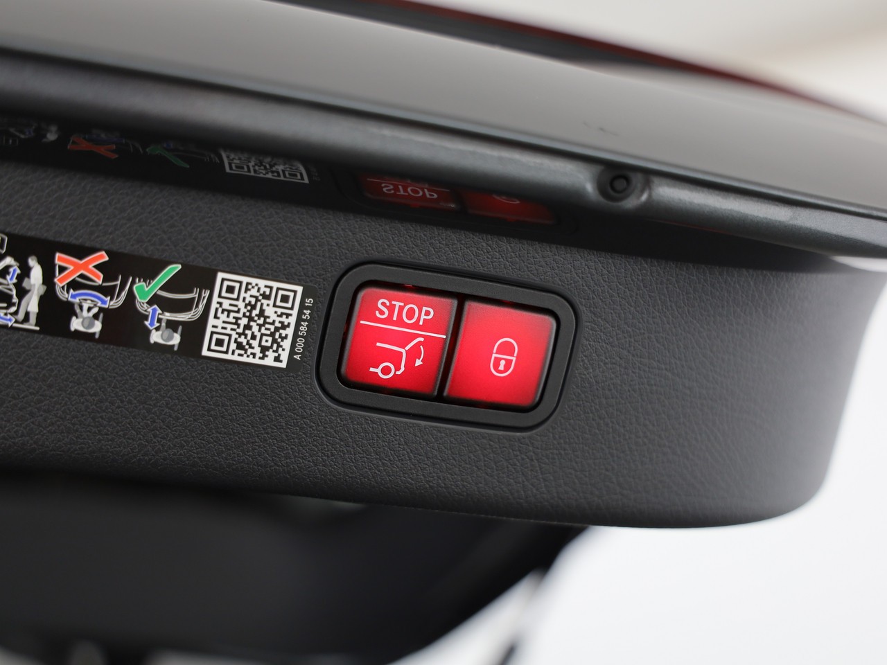 MERCEDES-BENZ C 220 d T 4 Matic-image-21