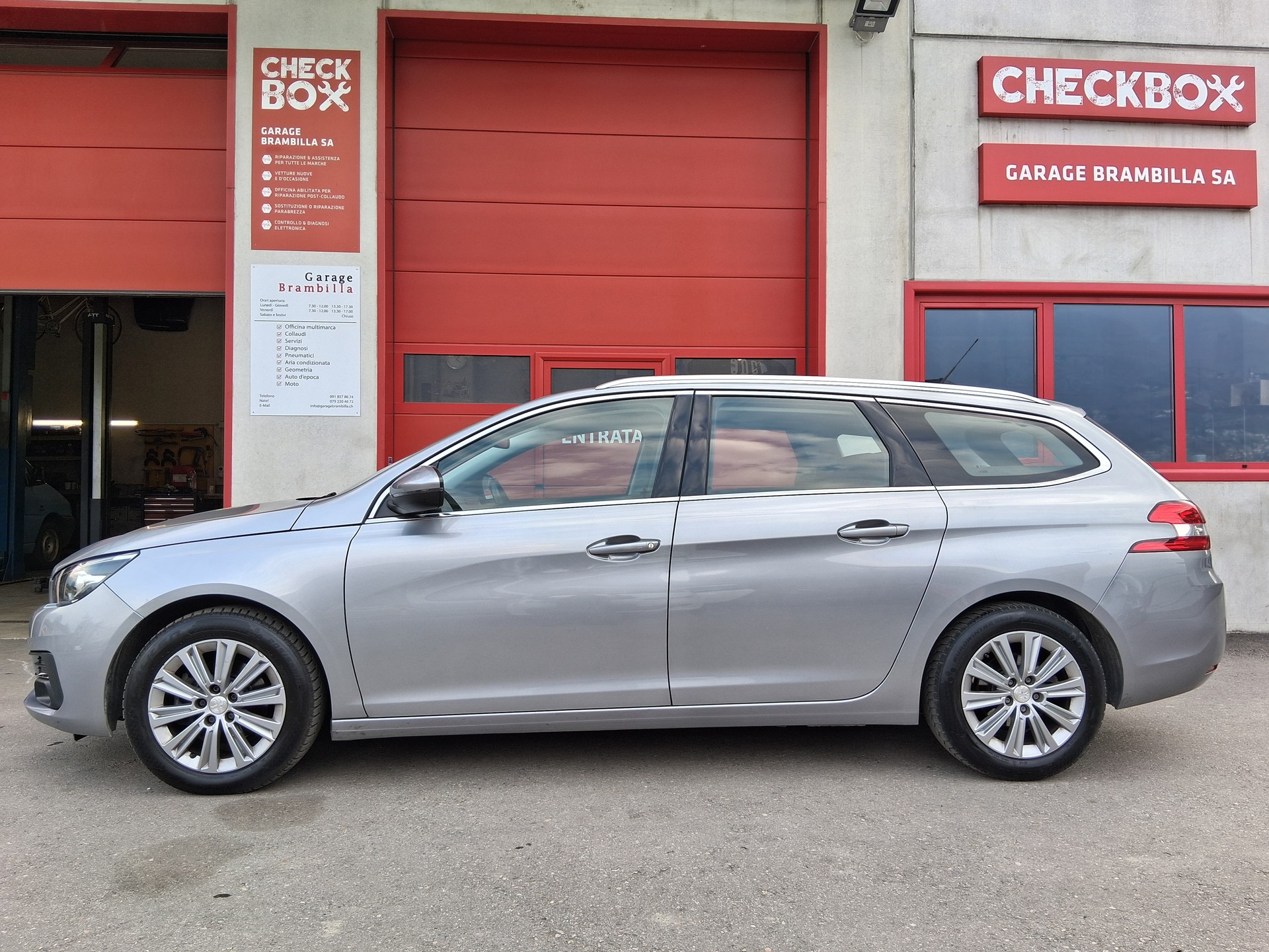 PEUGEOT 308 SW 1.5 BlueHDI Tech Edition EAT8
