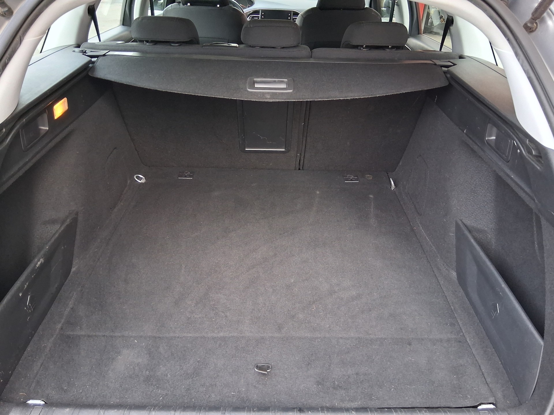 PEUGEOT 308 SW 1.5 BlueHDI Tech Edition EAT8-image-12