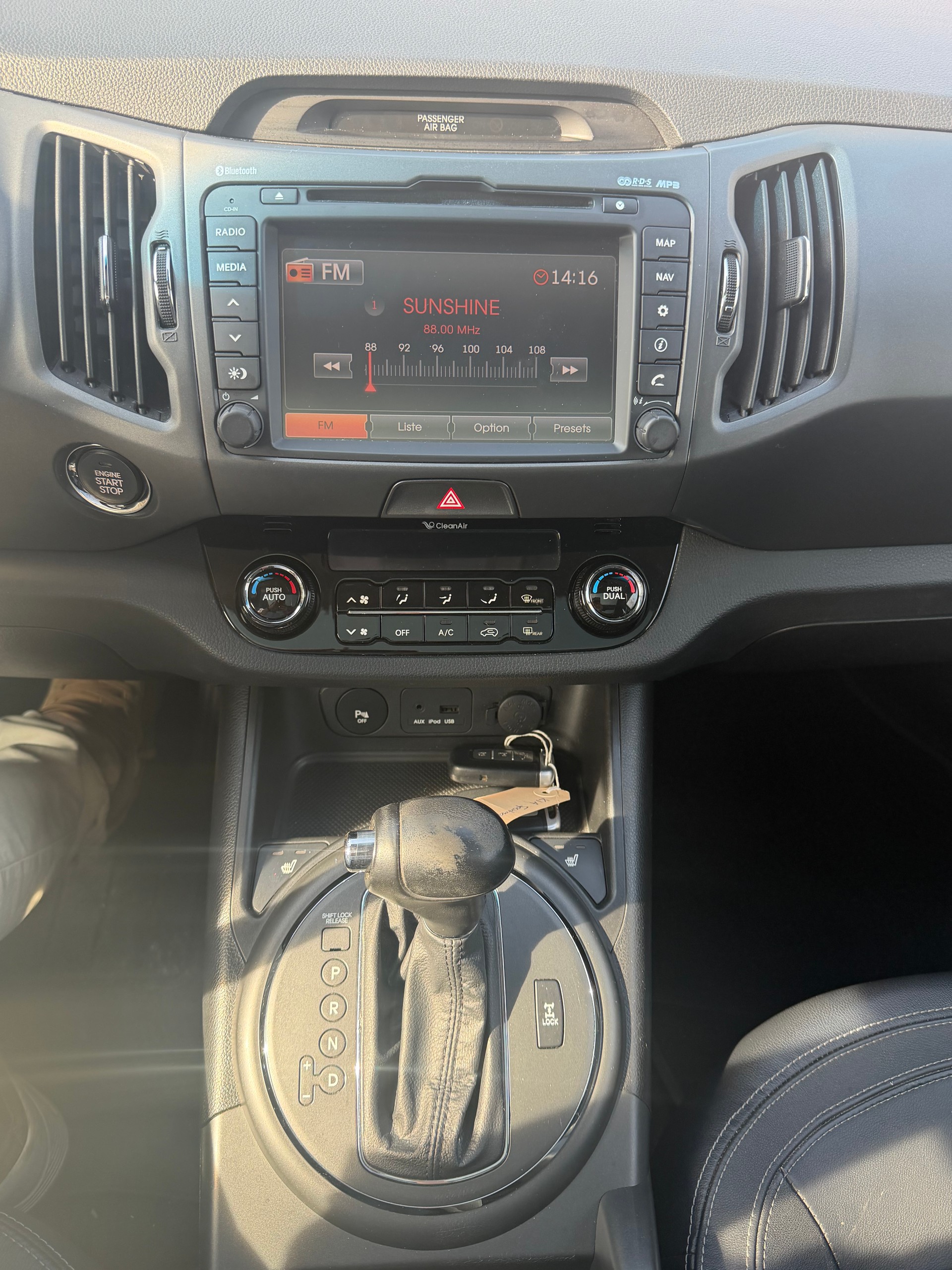 KIA Sportage 2.0 CRDi Trend 4WD Automatic-image-8