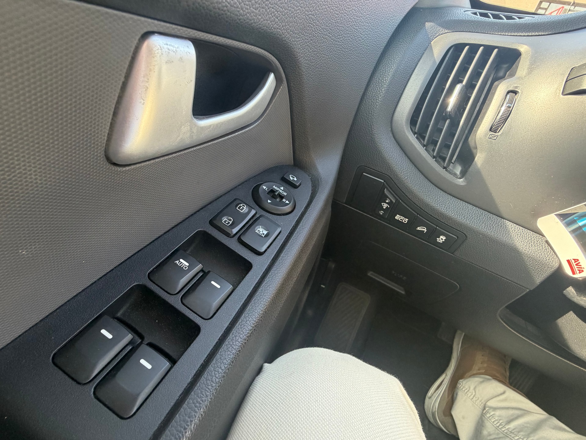 KIA Sportage 2.0 CRDi Trend 4WD Automatic-image-6