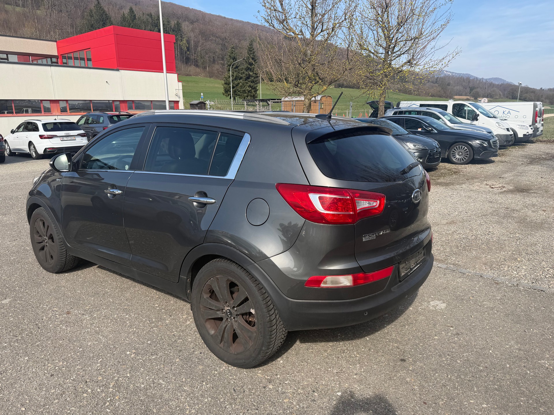 KIA Sportage 2.0 CRDi Trend 4WD Automatic-image-5