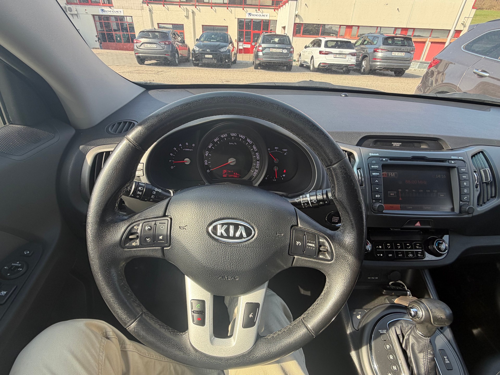 KIA Sportage 2.0 CRDi Trend 4WD Automatic-image-7