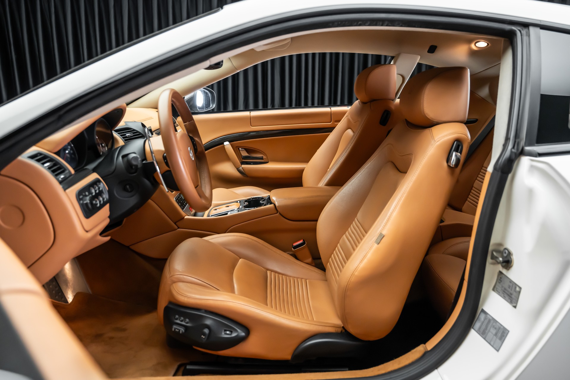 MASERATI GranTurismo S Automatica-image-13