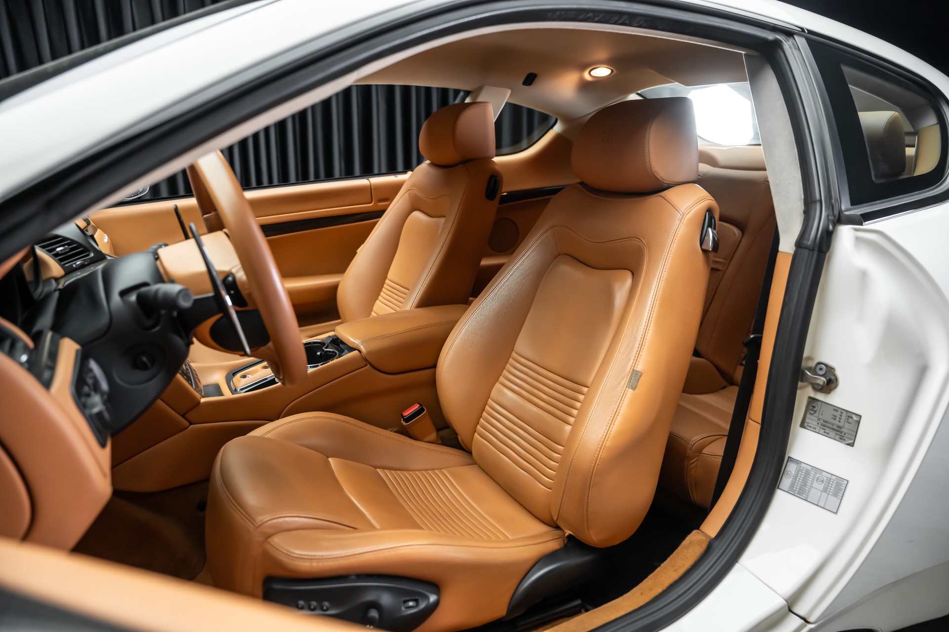 MASERATI GranTurismo S Automatica-image-14