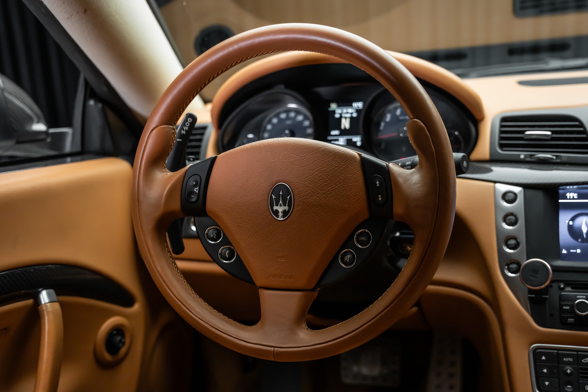 MASERATI GranTurismo S Automatica-image-18
