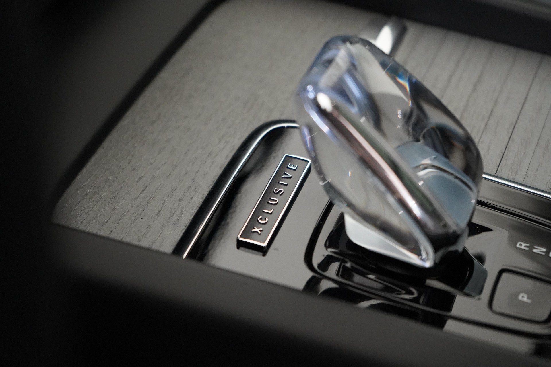 VOLVO XC60 2.0 T8 TE XCLUSIVE Ultra Dark eAWD-image-12
