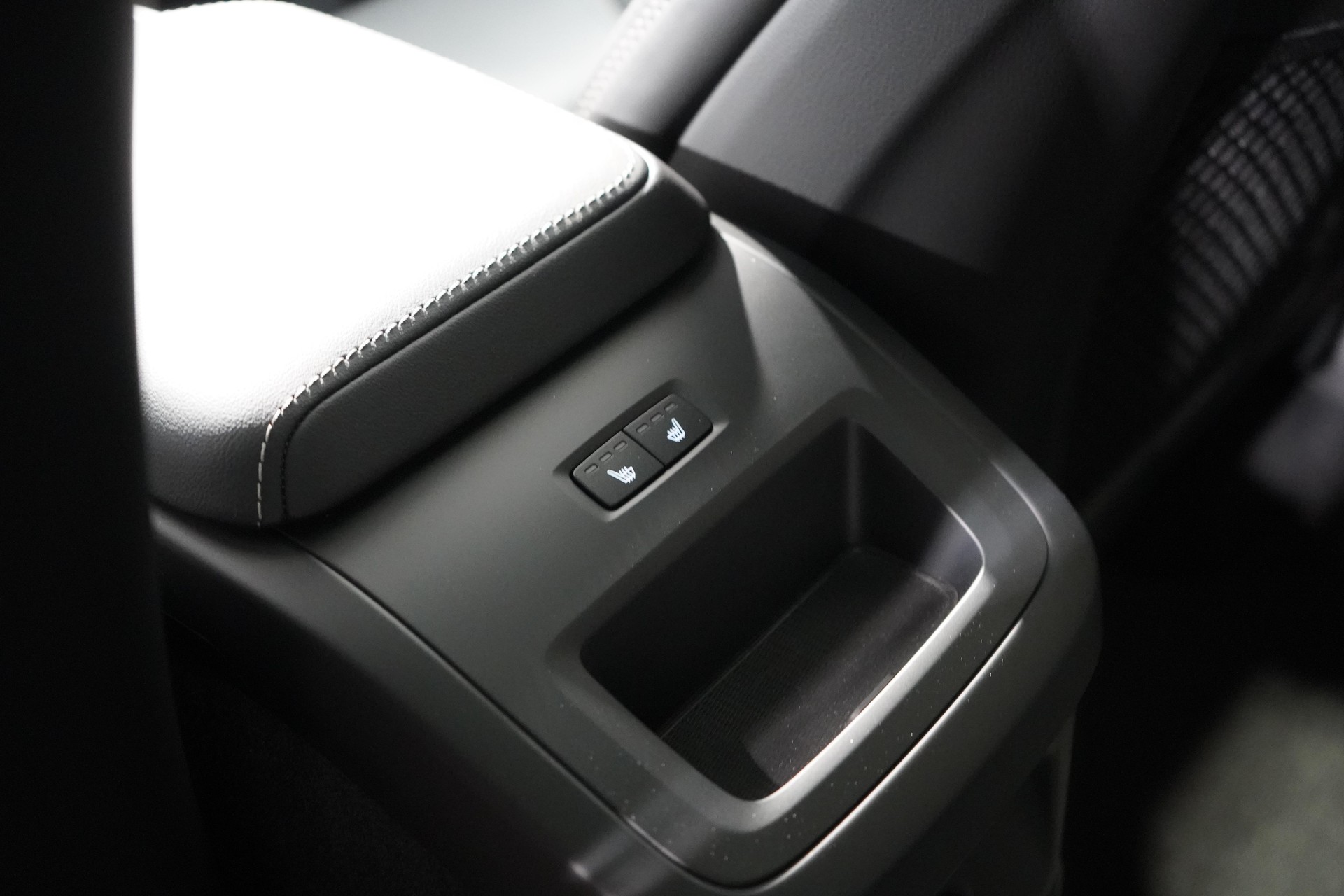 VOLVO XC60 2.0 T8 TE XCLUSIVE Ultra Dark eAWD-image-20