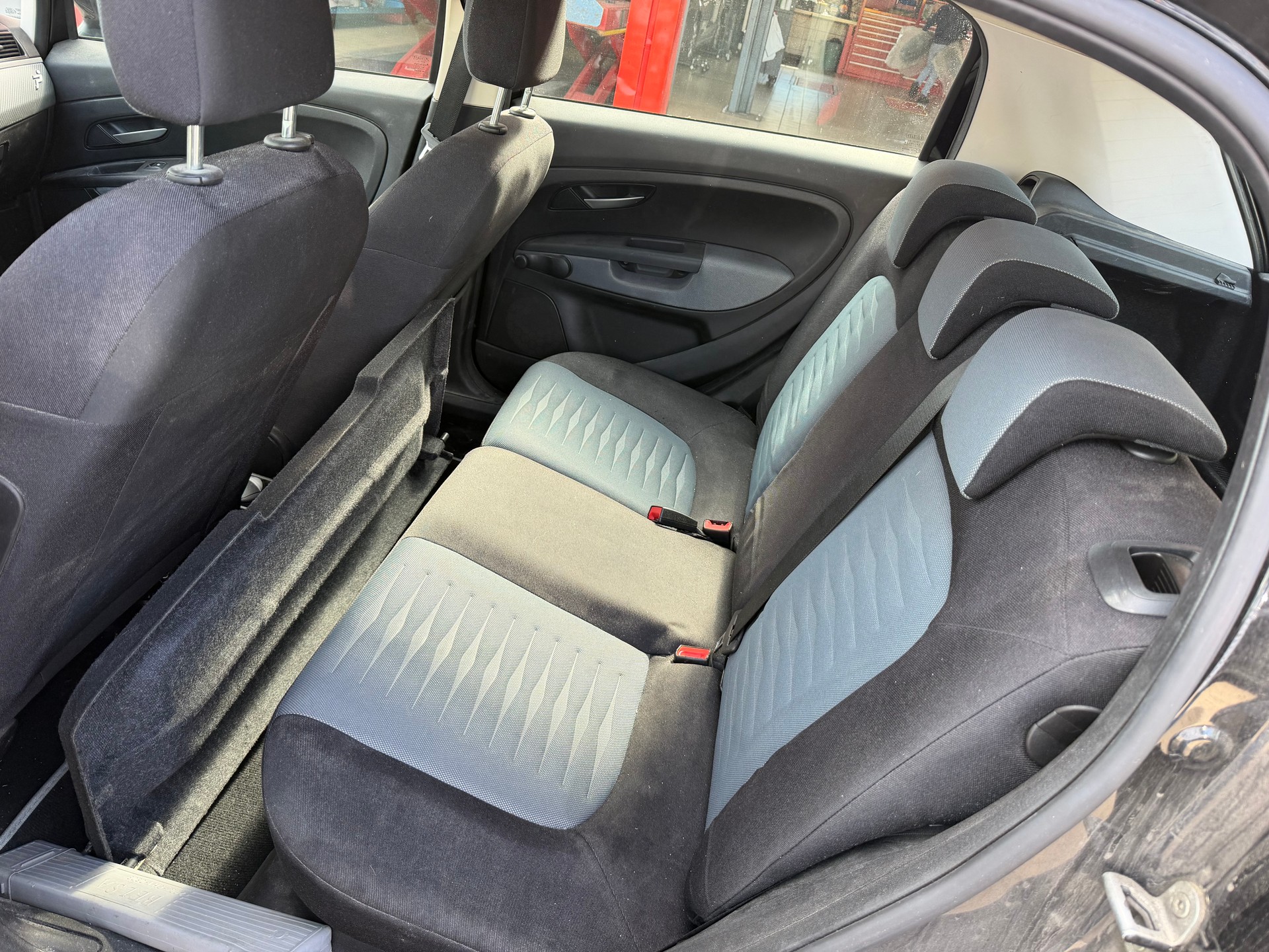 FIAT Punto 1.4 Dynamic-image-8