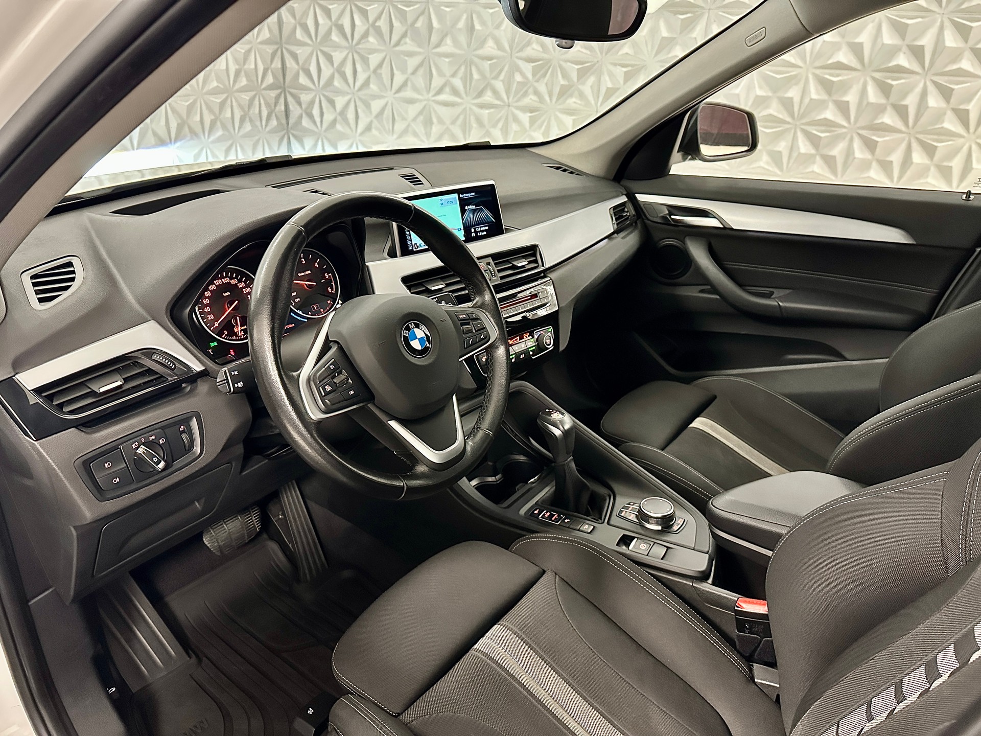 BMW X1 xDrive 20d Steptronic-image-10