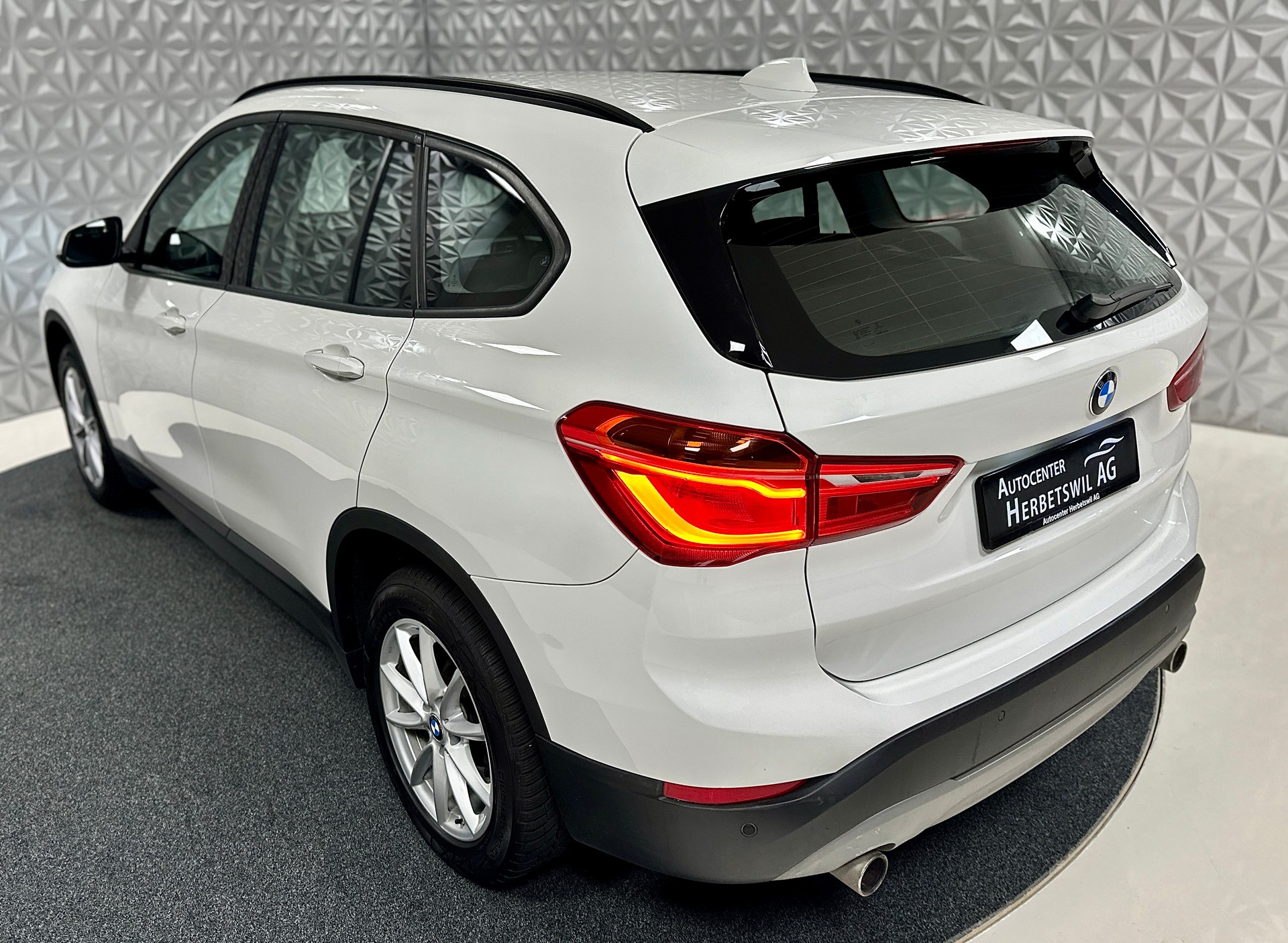 BMW X1 xDrive 20d Steptronic-image-9