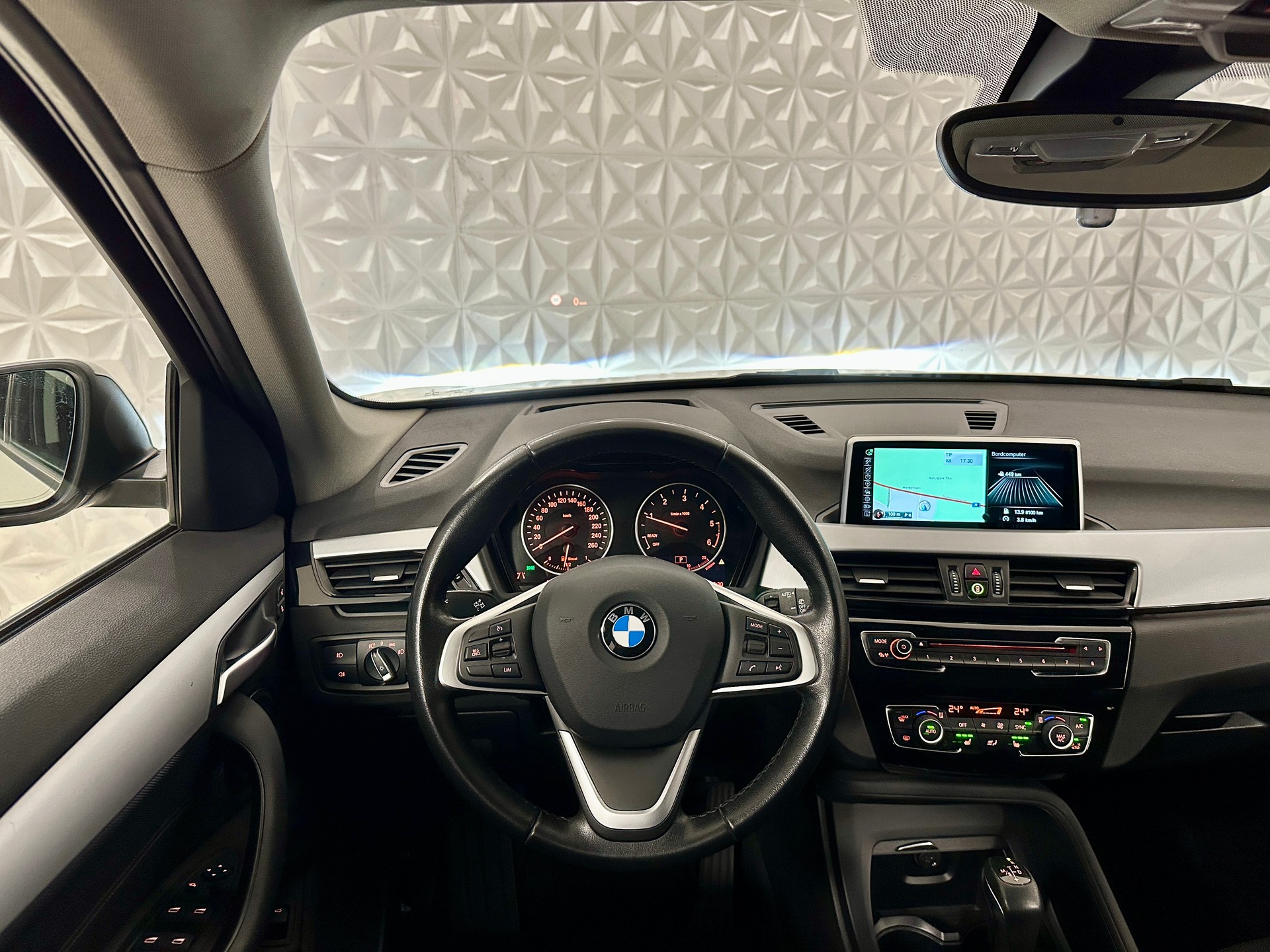 BMW X1 xDrive 20d Steptronic-image-22