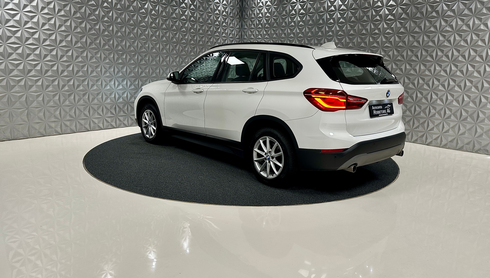 BMW X1 xDrive 20d Steptronic-image-6