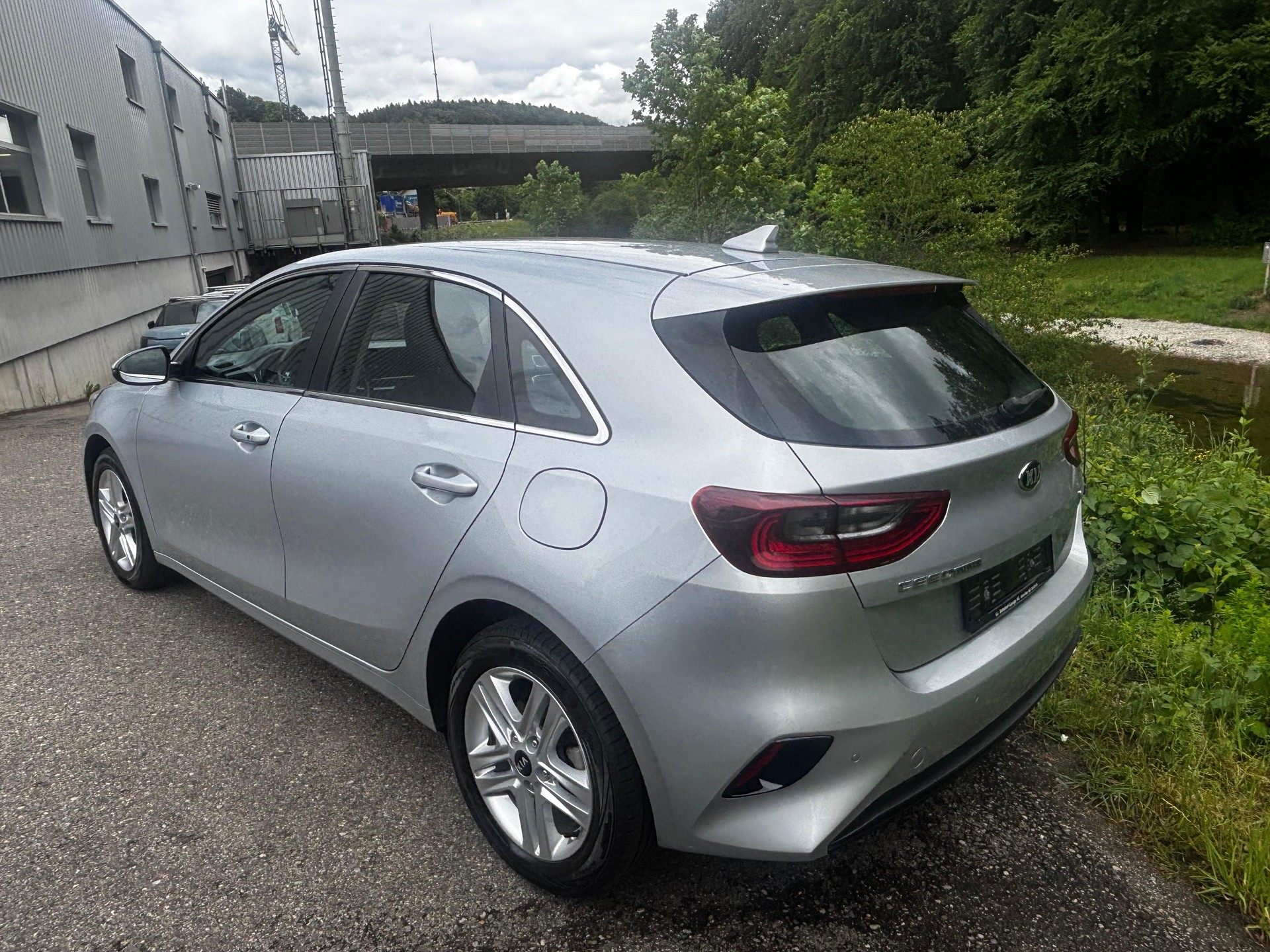 KIA Ceed 1.5 T-GDi MHEV Power-showroom-element-3