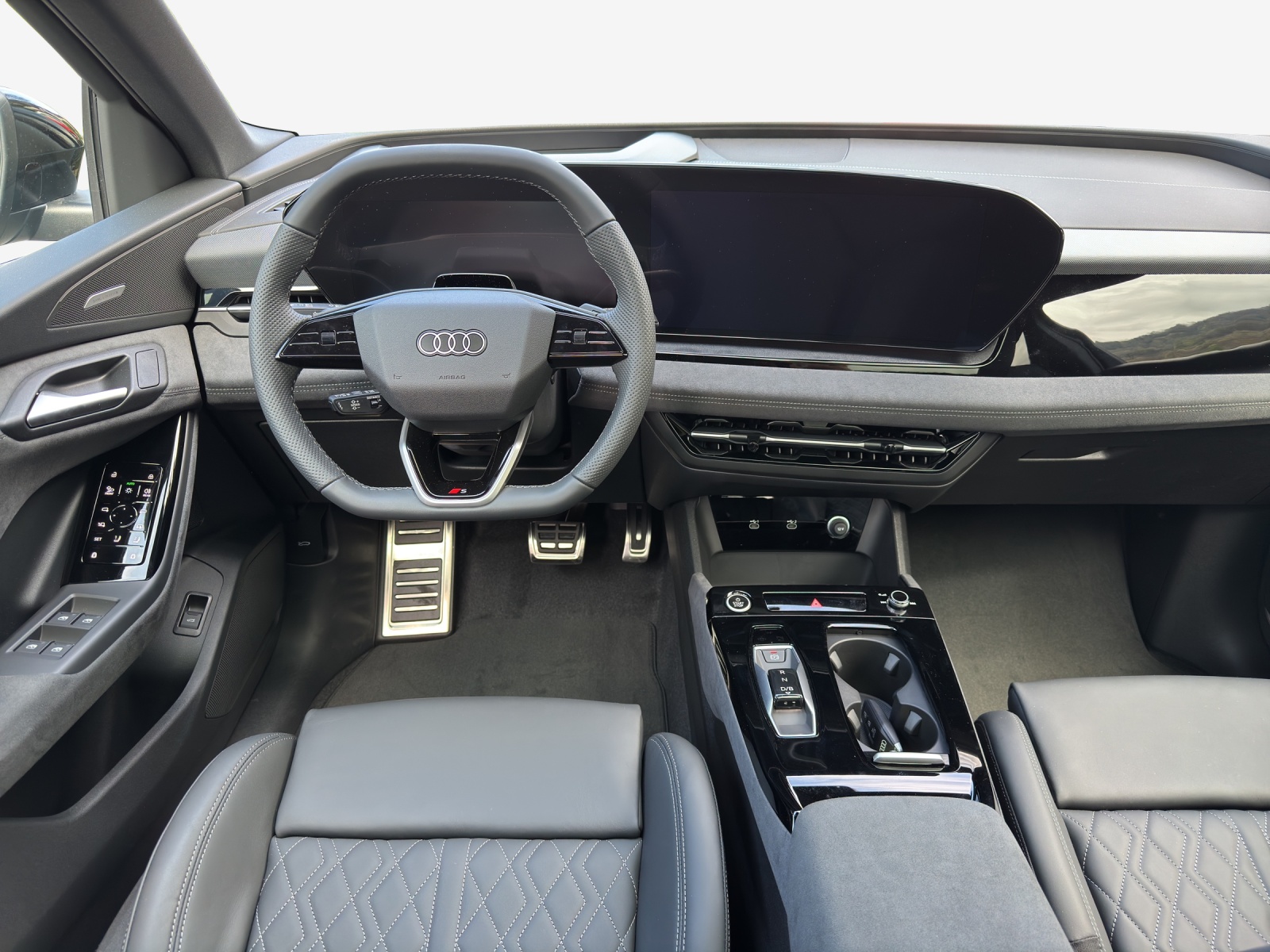 AUDI Q6 e-tron quattro-image-8