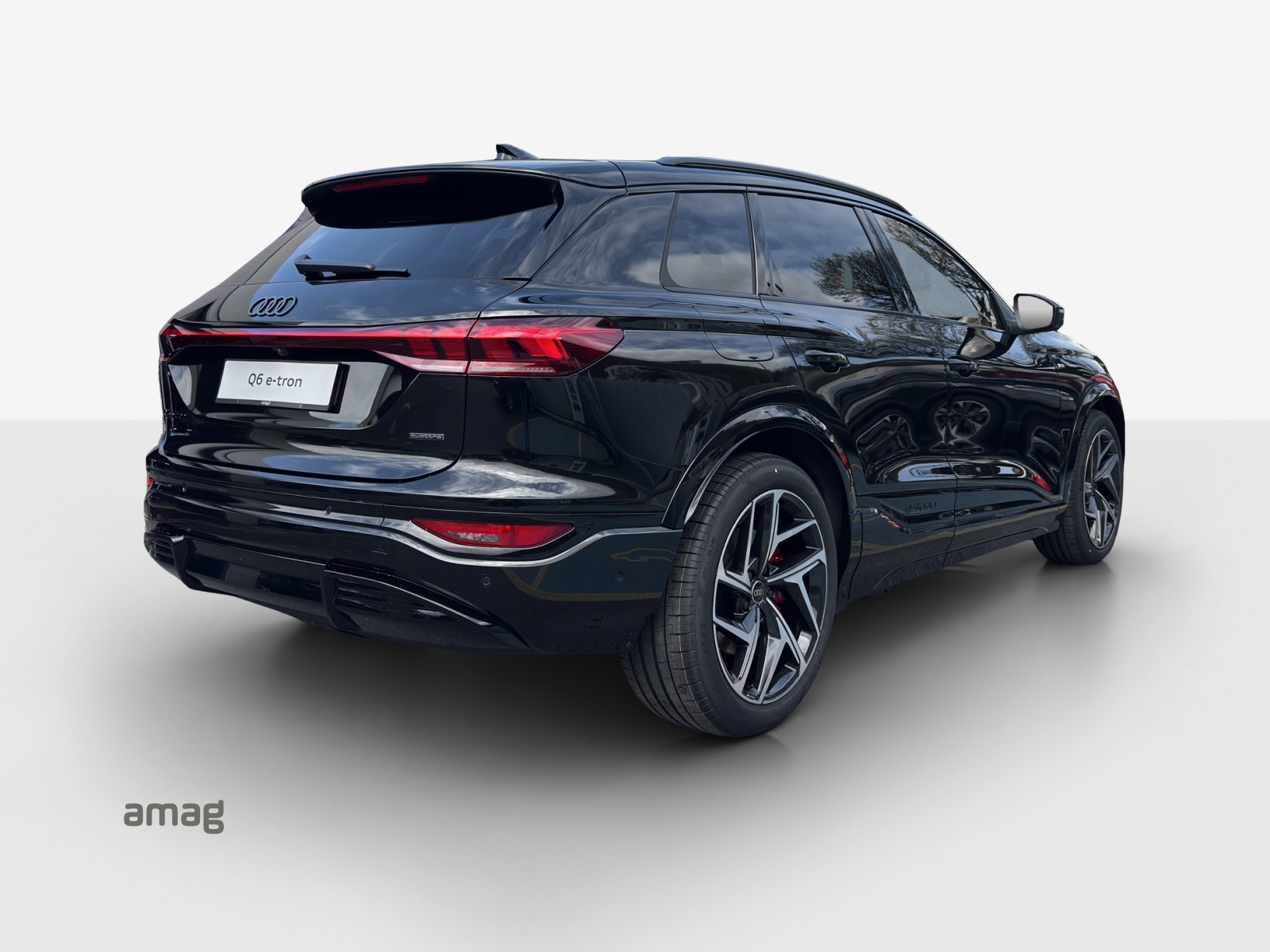 AUDI Q6 e-tron quattro-image-4