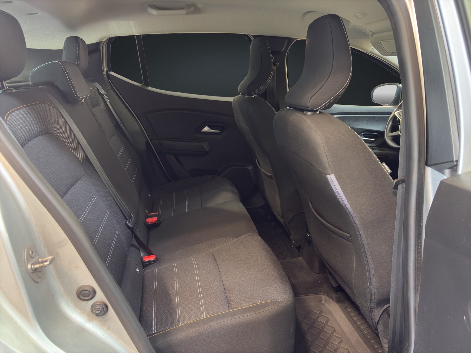 DACIA Sandero Stepway TCe 90 Comfort CVT-image-12