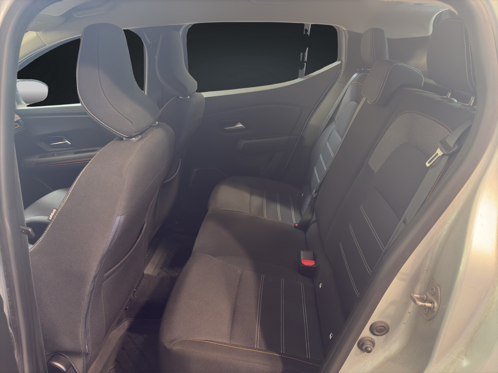 DACIA Sandero Stepway TCe 90 Comfort CVT-image-13