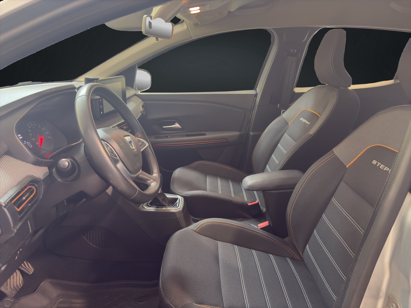 DACIA Sandero Stepway TCe 90 Comfort CVT-image-11